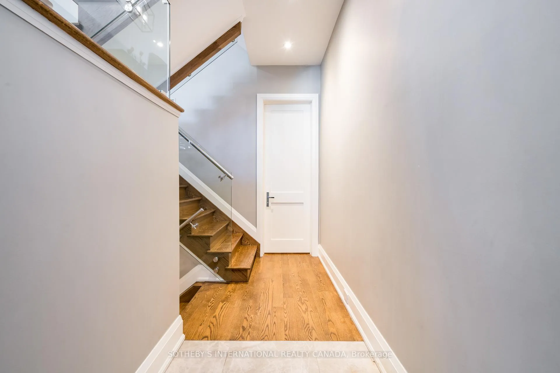Photo 6 of 209B Glengarry Avenue, Toronto, Lawrence Park North — HOMEH