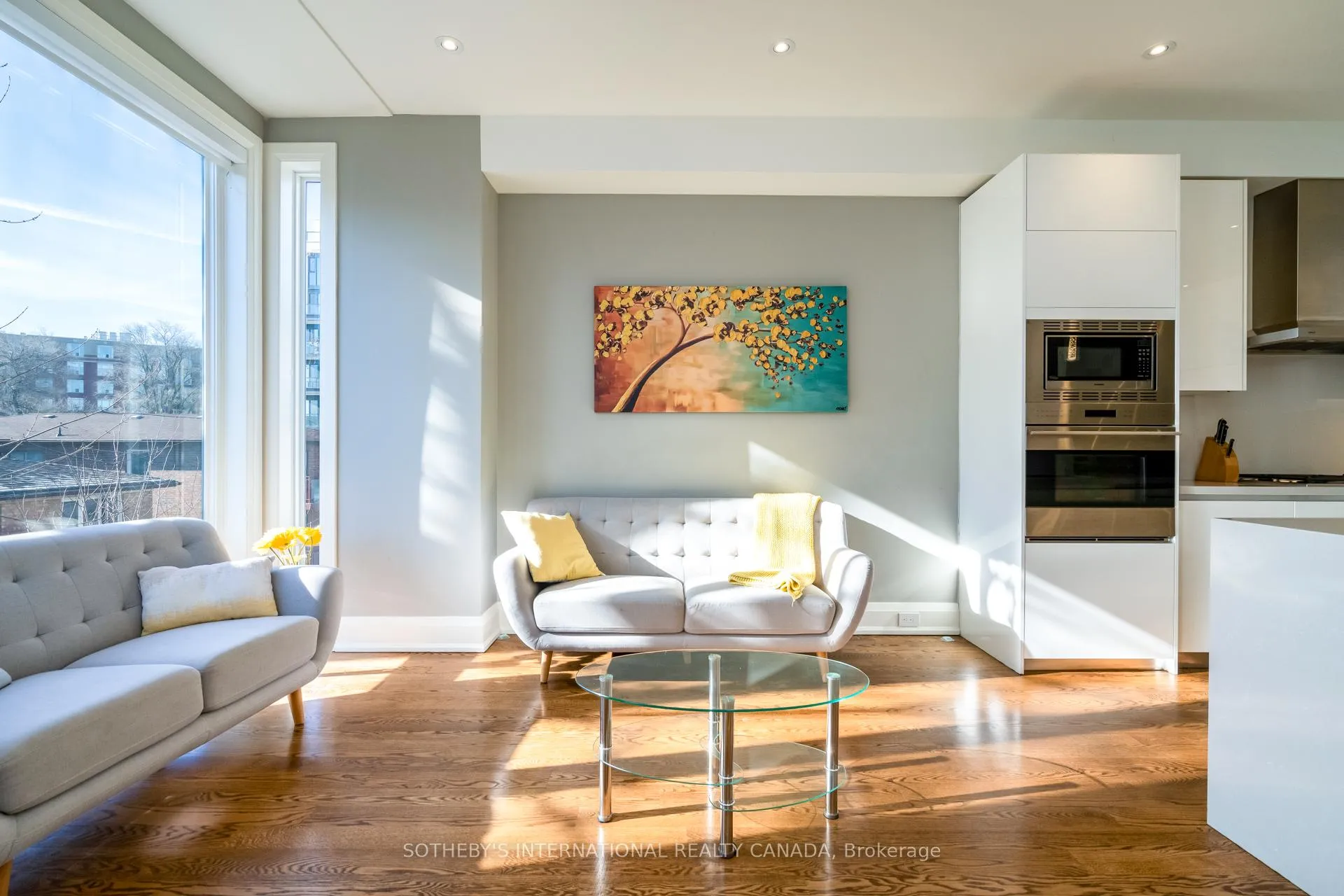 Photo 12 of 209B Glengarry Avenue, Toronto, Lawrence Park North — HOMEH