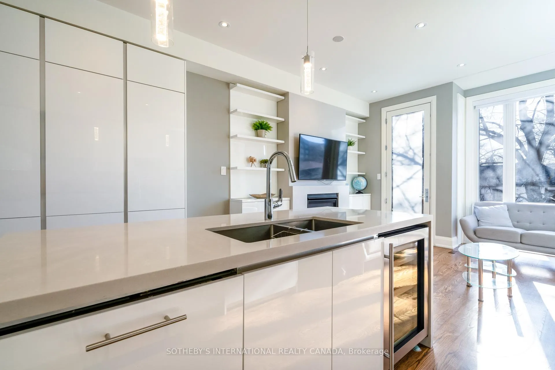 Photo 23 of 209B Glengarry Avenue, Toronto, Lawrence Park North — HOMEH