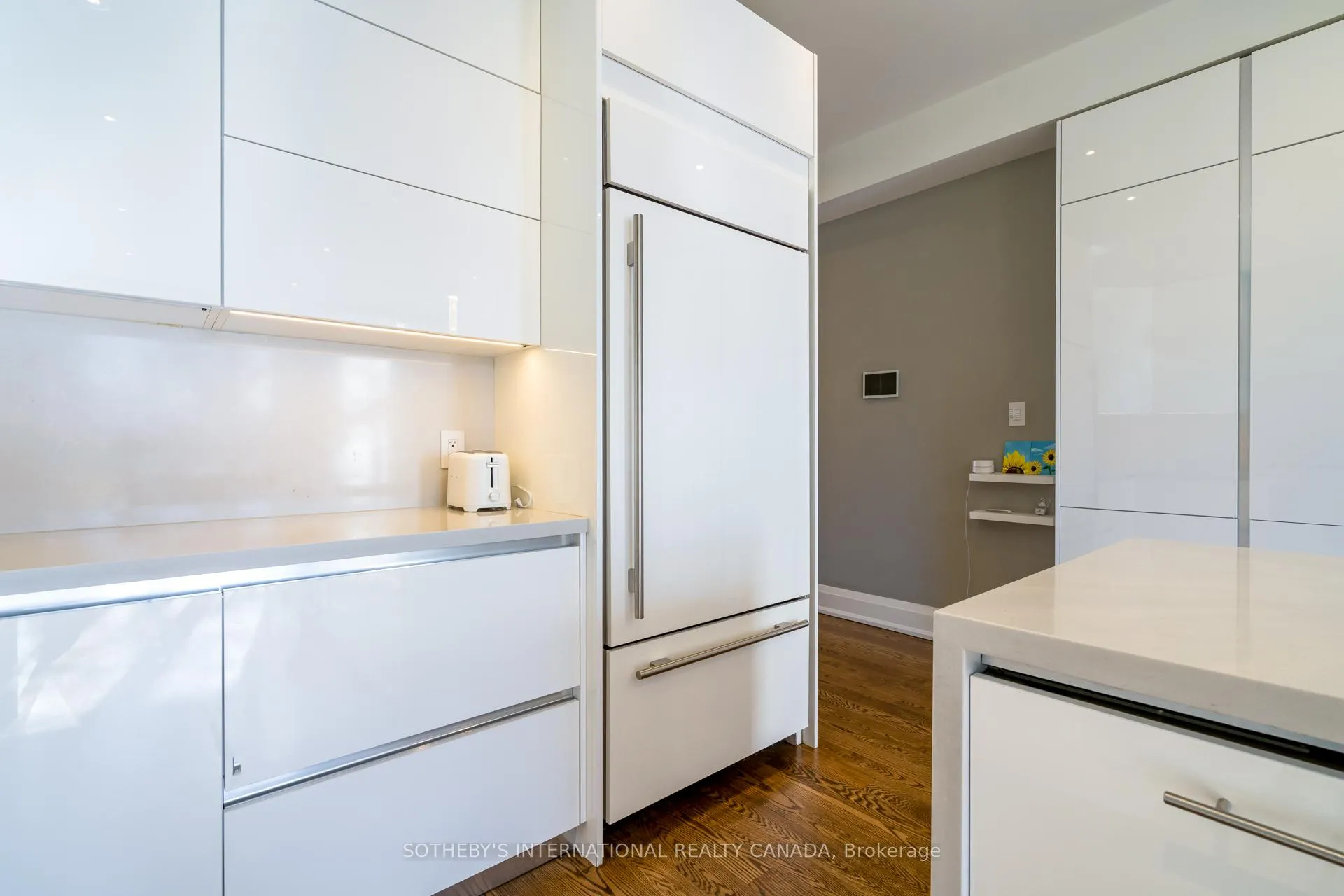 Photo 25 of 209B Glengarry Avenue, Toronto, Lawrence Park North — HOMEH