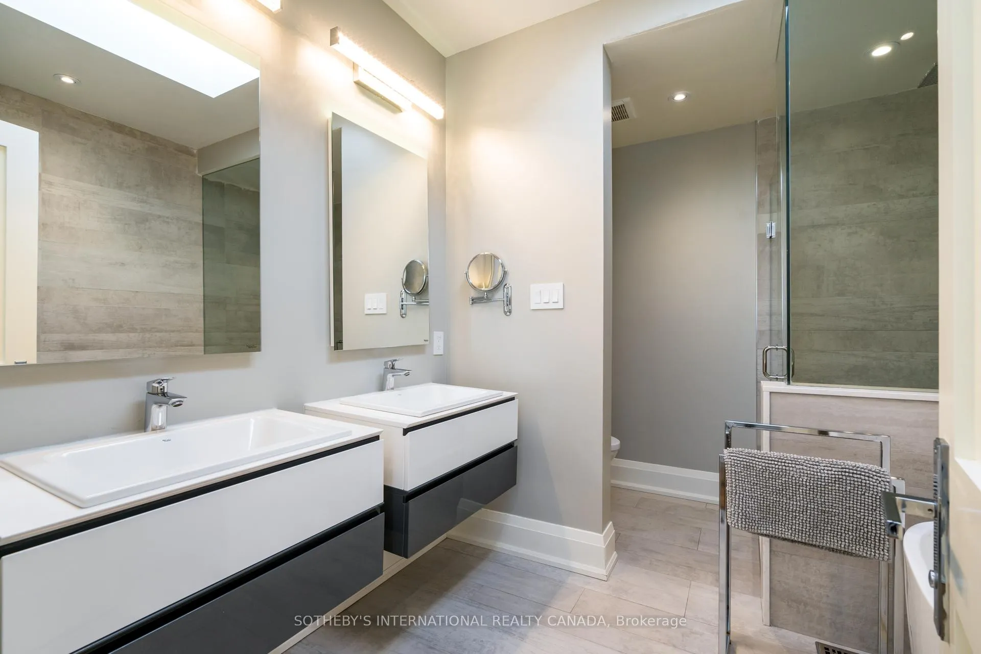 Photo 33 of 209B Glengarry Avenue, Toronto, Lawrence Park North — HOMEH