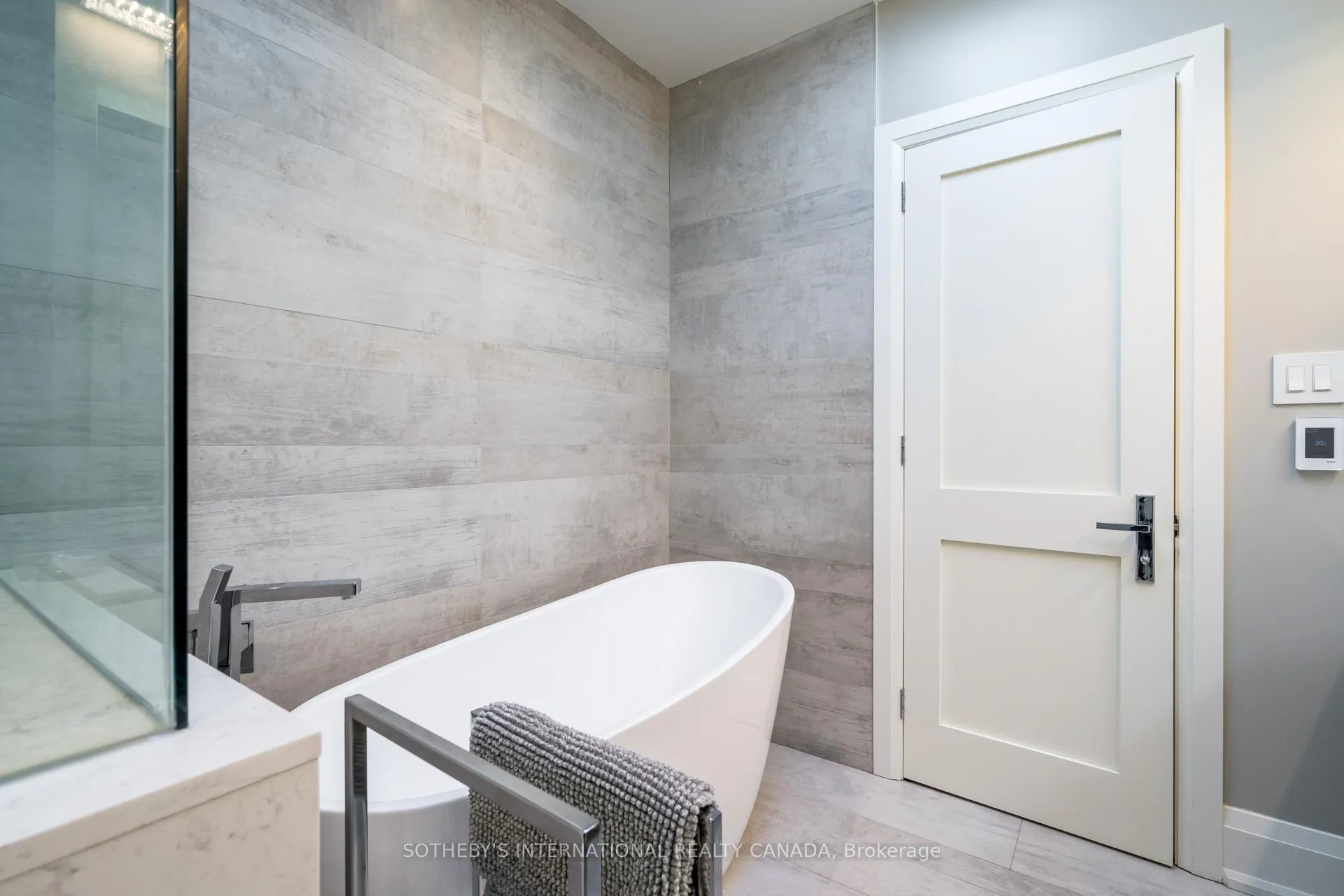 Photo 35 of 209B Glengarry Avenue, Toronto, Lawrence Park North — HOMEH