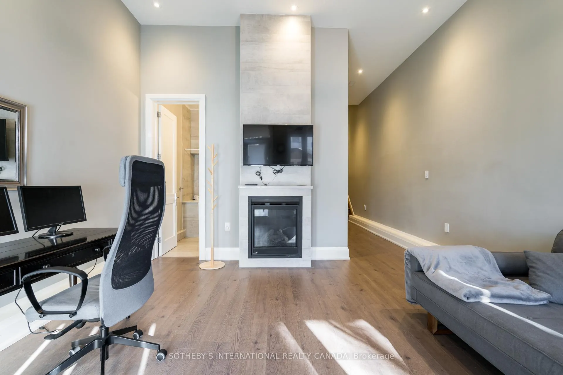 Photo 45 of 209B Glengarry Avenue, Toronto, Lawrence Park North — HOMEH