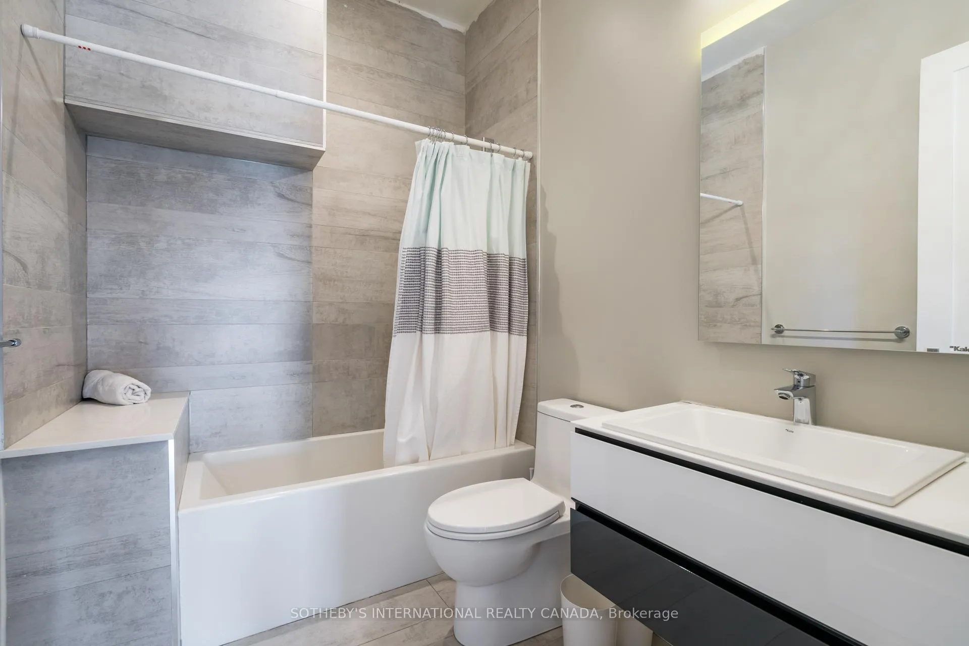 Photo 46 of 209B Glengarry Avenue, Toronto, Lawrence Park North — HOMEH