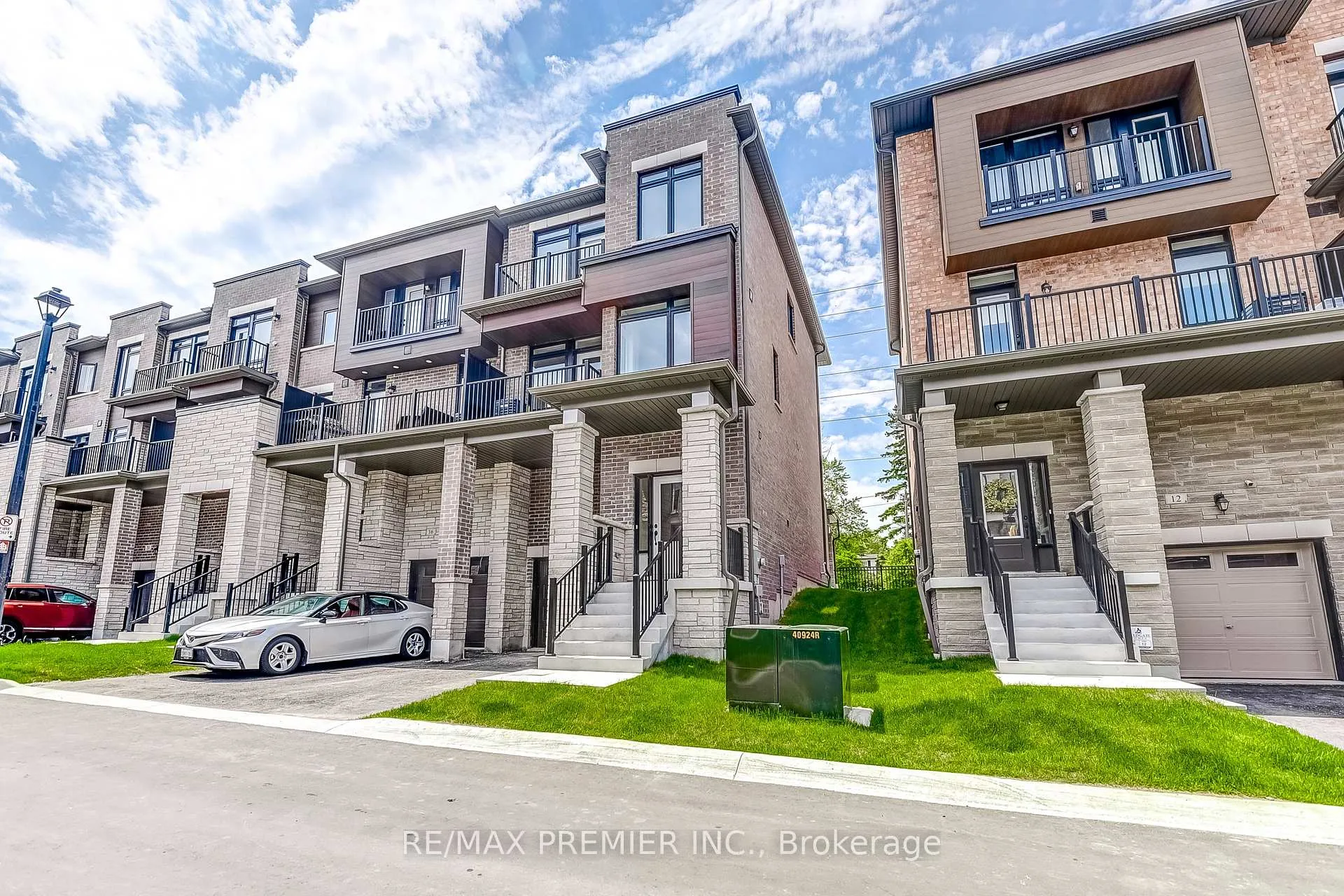 Photo 3 of 14 Cunliffe Lane, Ajax, South East — HOMEH