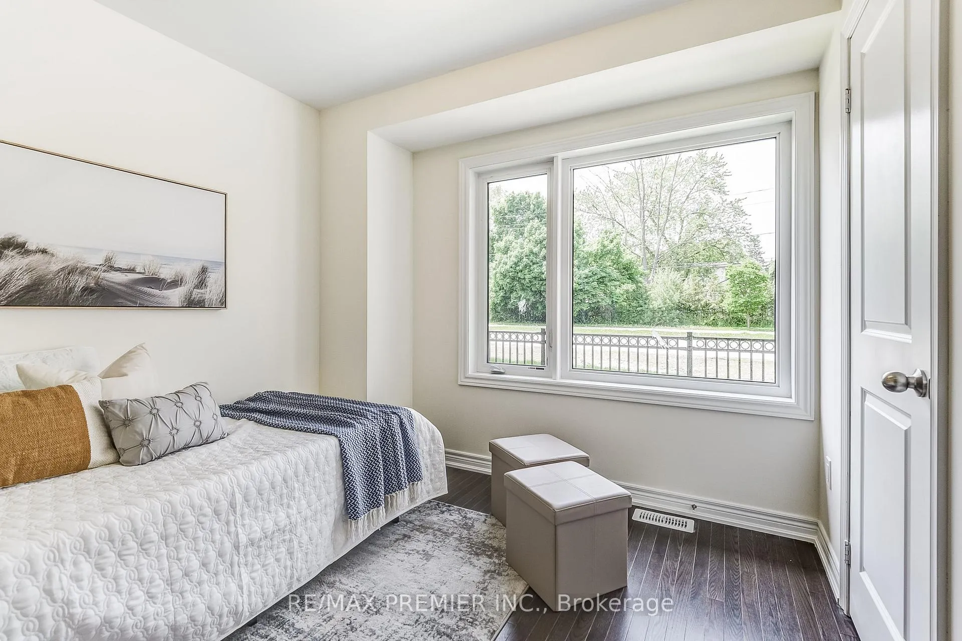 Photo 8 of 14 Cunliffe Lane, Ajax, South East — HOMEH