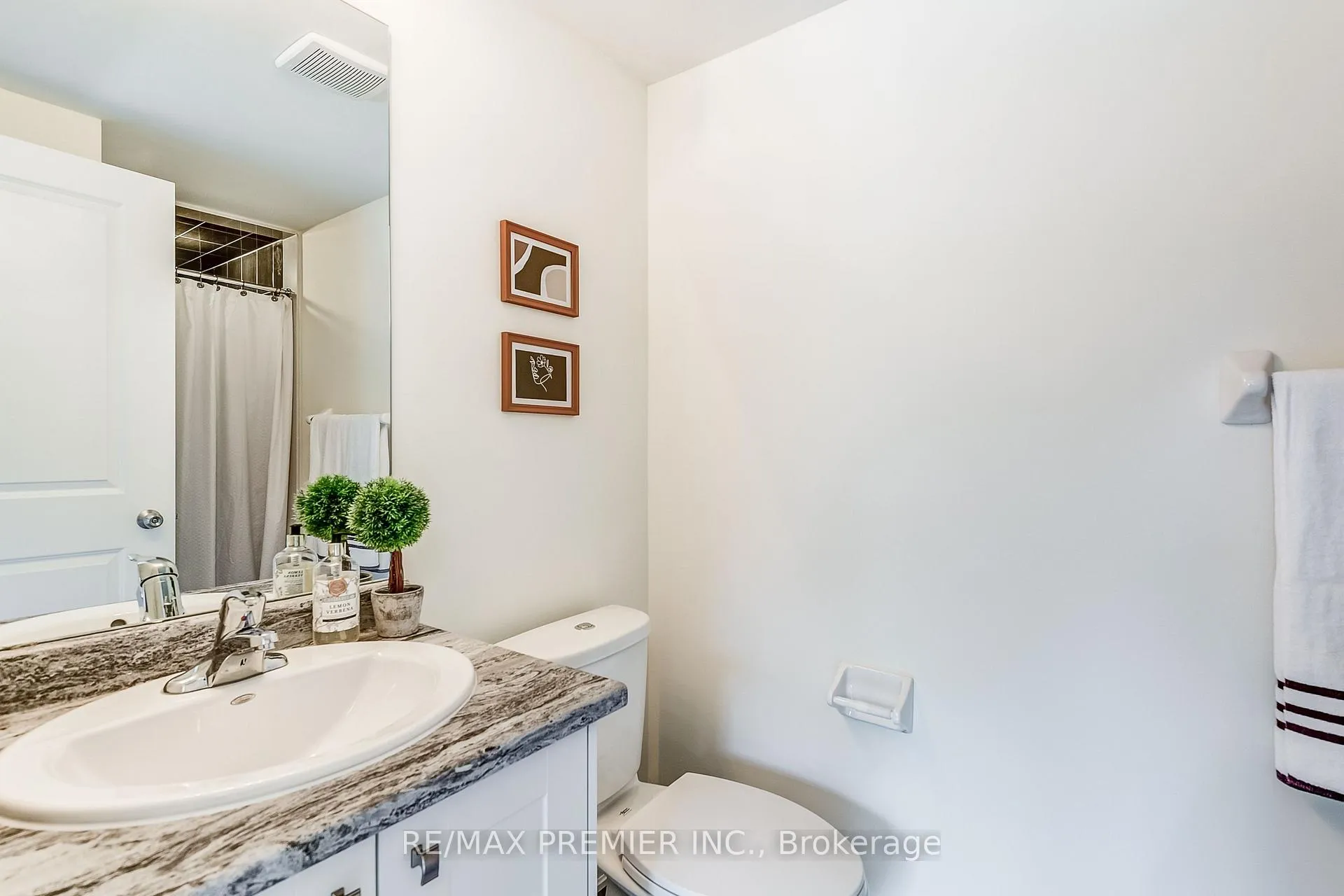Photo 9 of 14 Cunliffe Lane, Ajax, South East — HOMEH