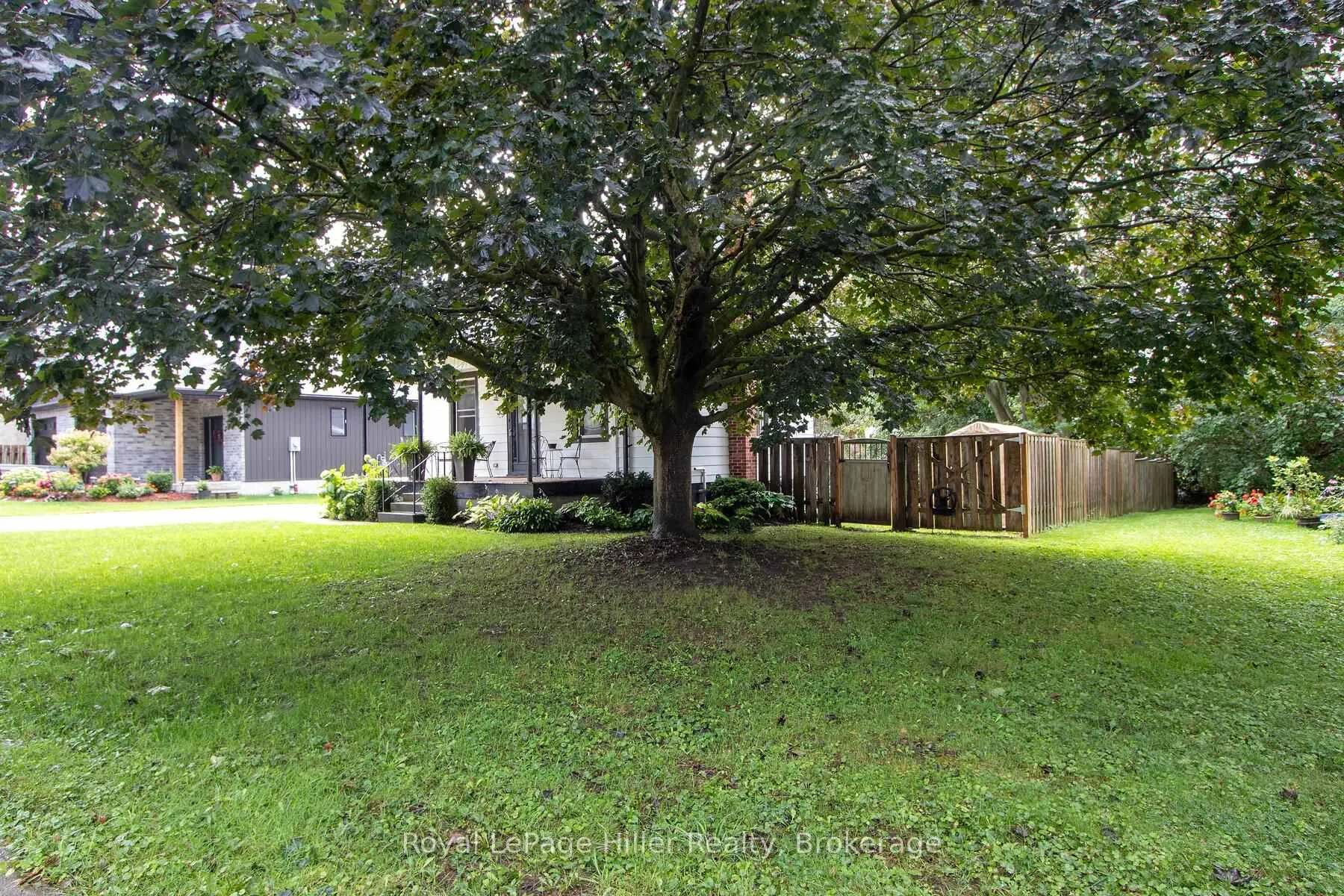 Photo 4 of 53 George Street E, Huron East, Seaforth — HOMEH