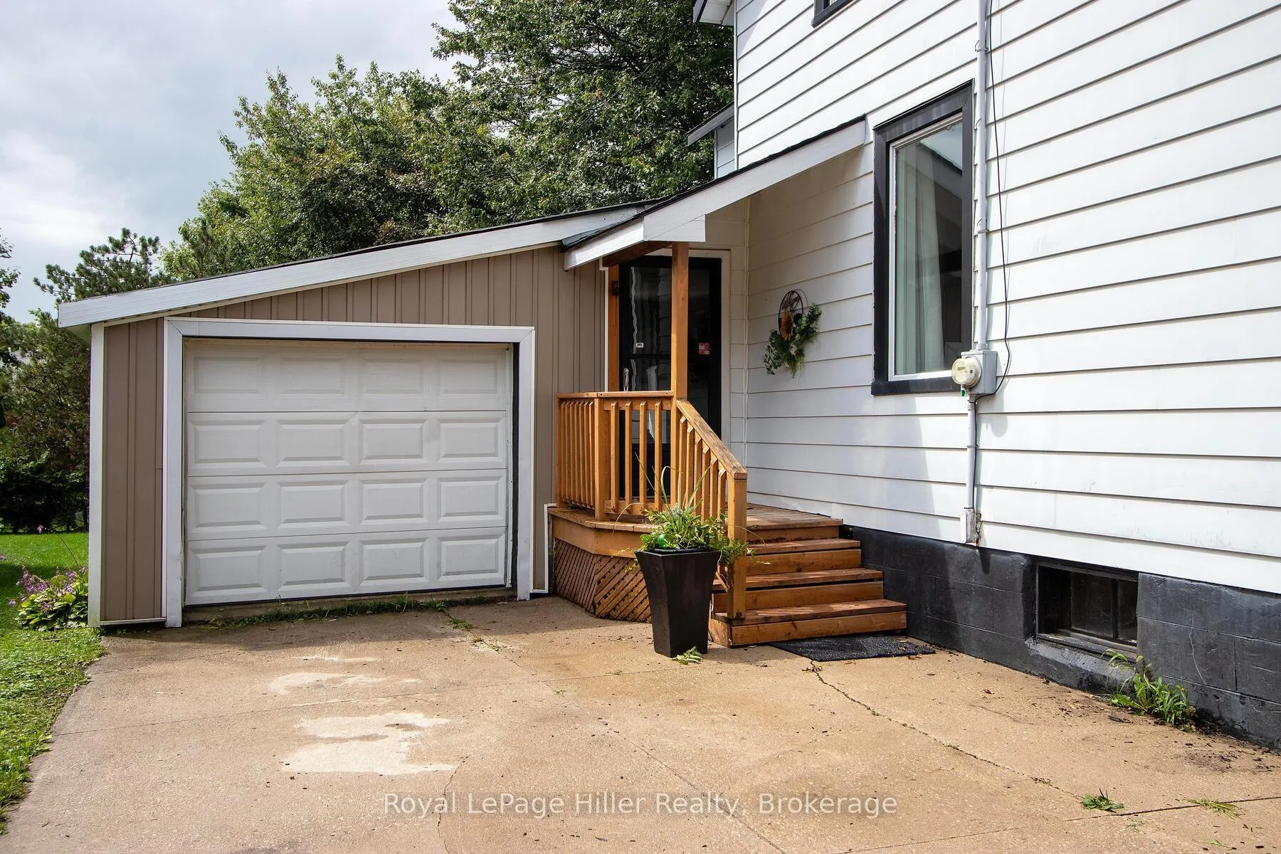 Photo 5 of 53 George Street E, Huron East, Seaforth — HOMEH