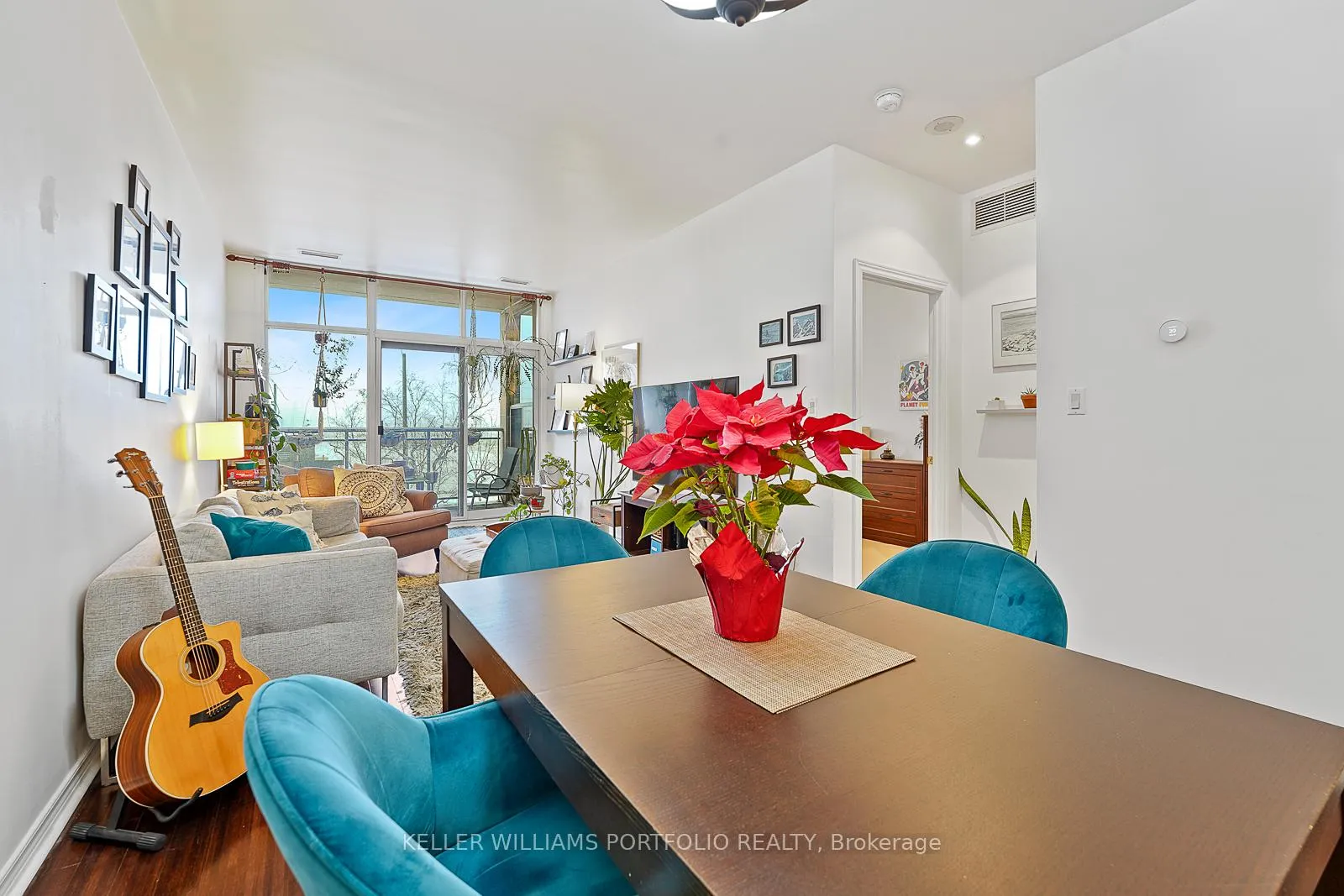 Photo 10 of Unit 206, 1 Leaside Park Drive, Toronto, Thorncliffe Park — HOMEH