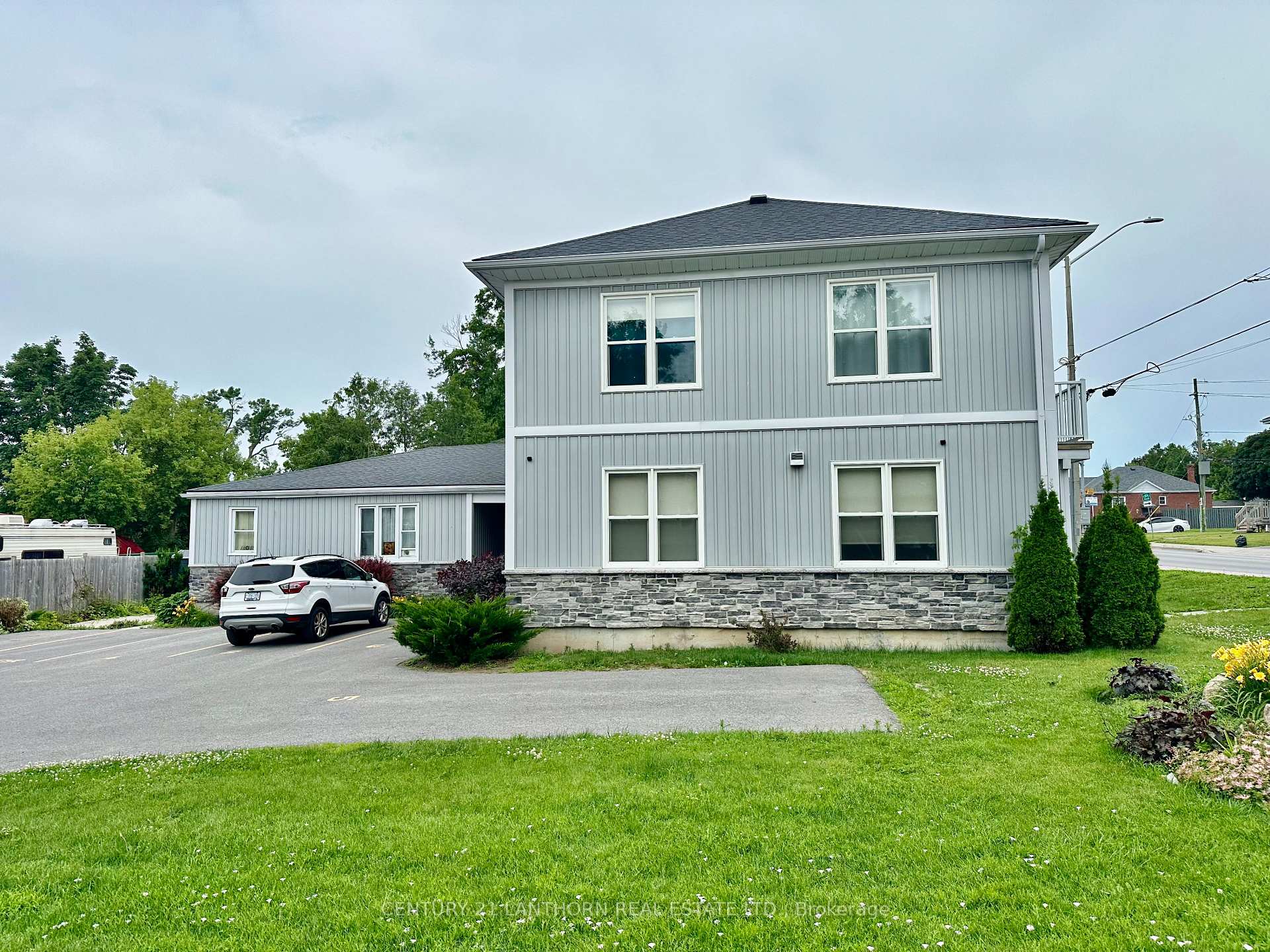 Photo 2 of 45 College Street E, Belleville, Belleville Ward — HOMEH