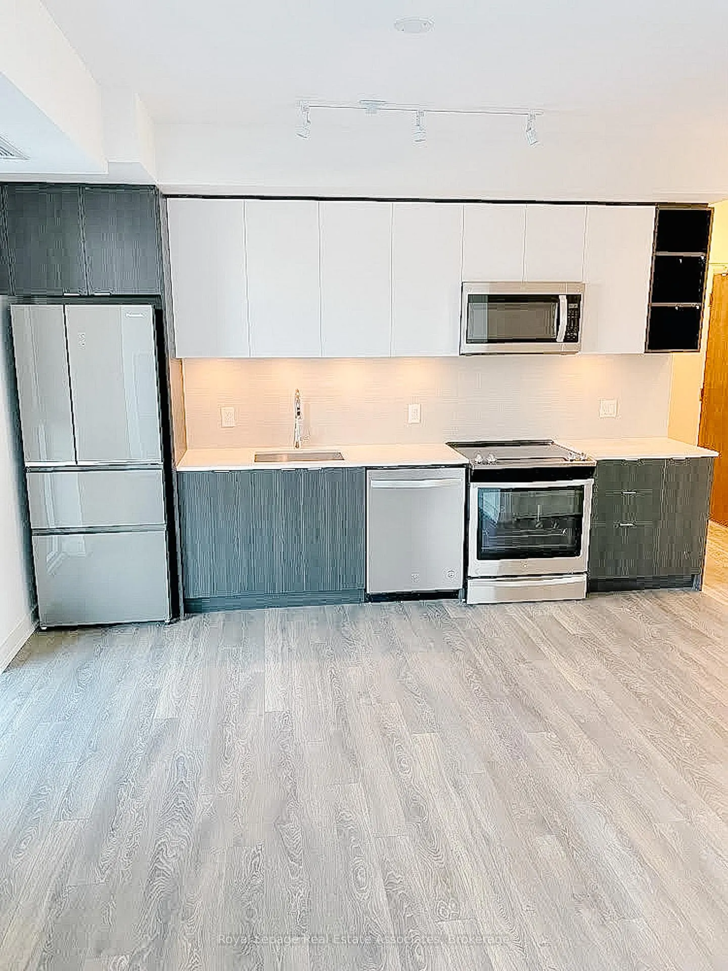 Photo 2 of Unit 629, 100 Eagle Rock Way, Vaughan, Rural Vaughan — HOMEH