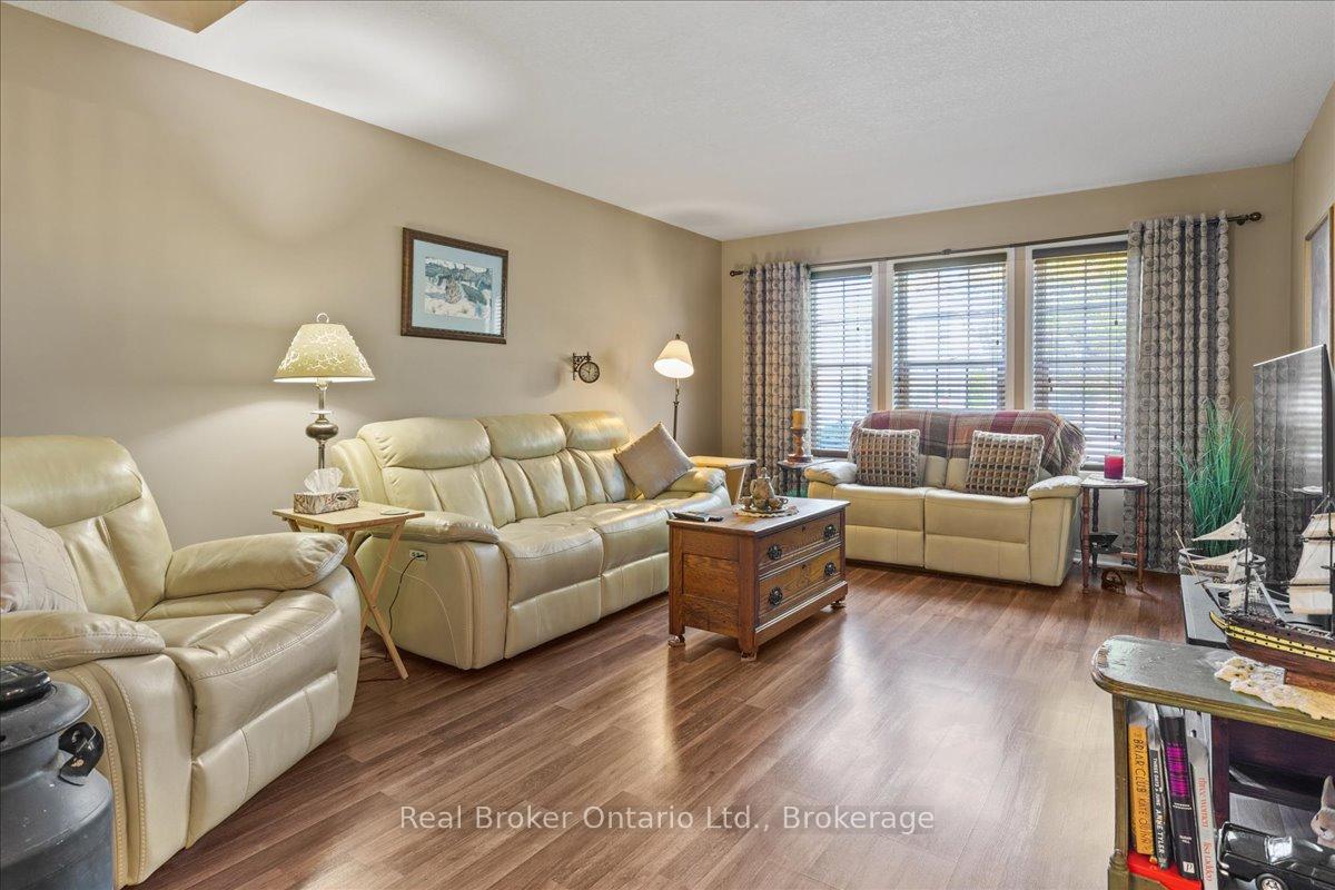 Photo 6 of 51 Hollinrake Avenue, Brant, Brantford Twp — HOMEH