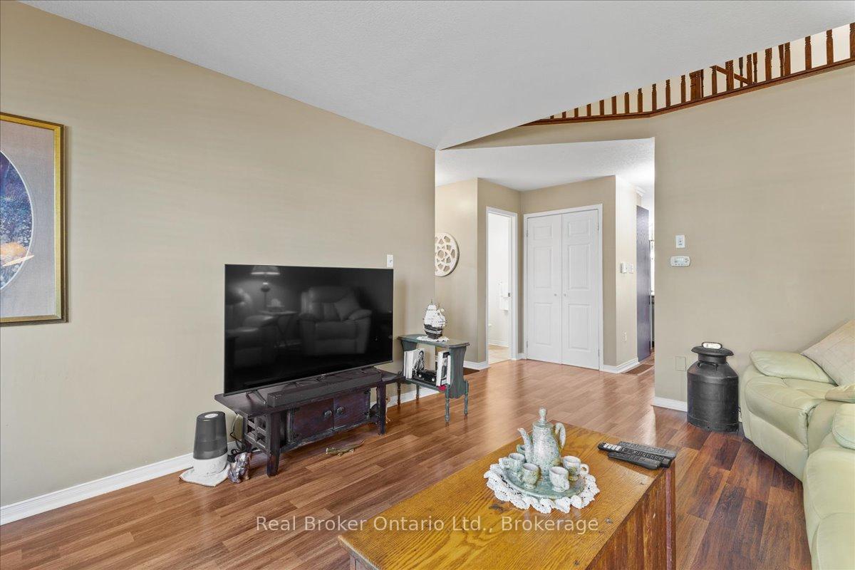 Photo 8 of 51 Hollinrake Avenue, Brant, Brantford Twp — HOMEH