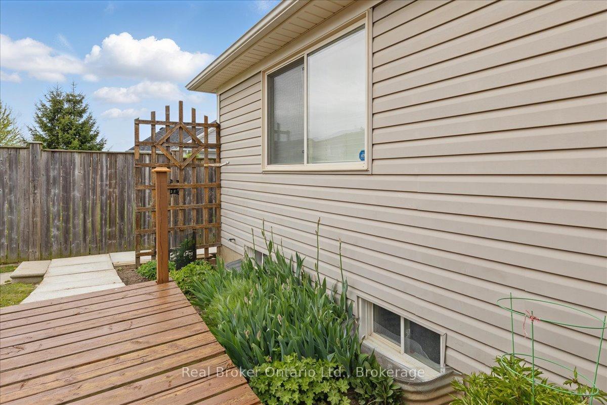 Photo 31 of 51 Hollinrake Avenue, Brant, Brantford Twp — HOMEH