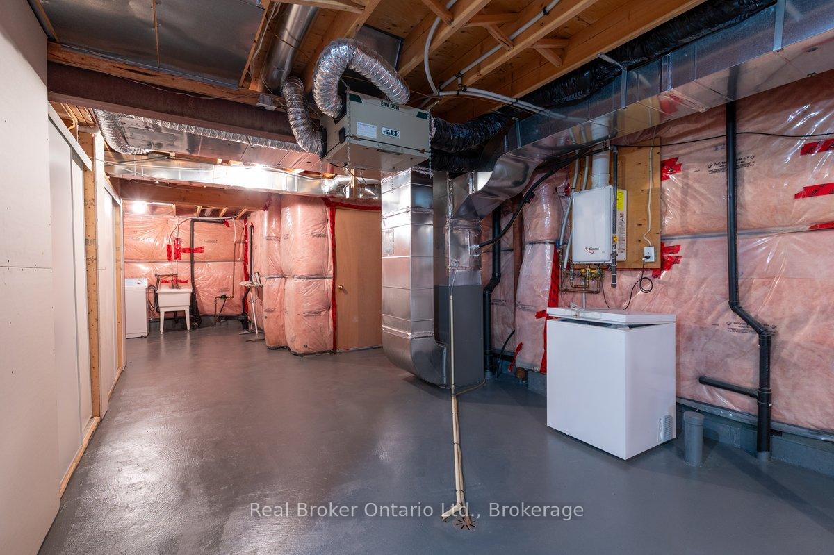Photo 39 of 51 Hollinrake Avenue, Brant, Brantford Twp — HOMEH