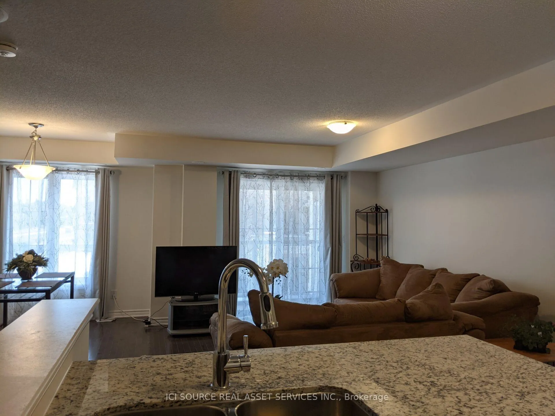 Photo 5 of 18 Mappin Way, Whitby, Rolling Acres — HOMEH