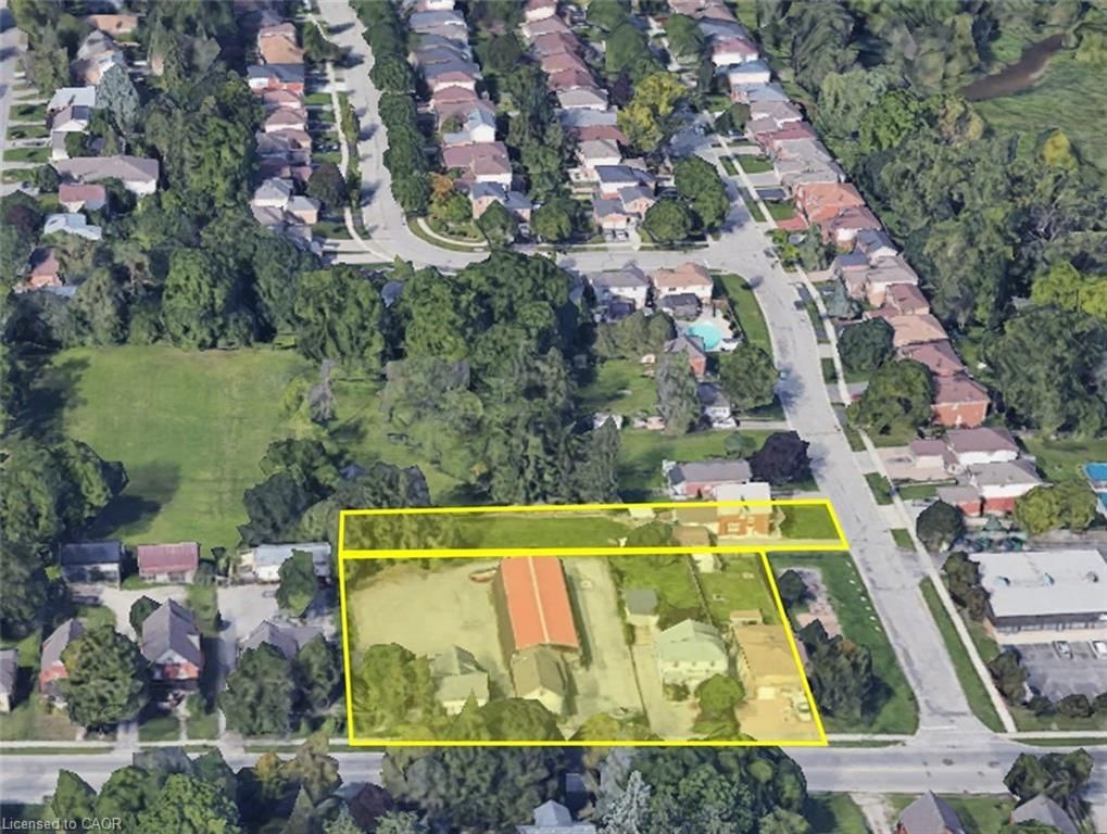 Front of 547,549,553,555 Lancaster Street W