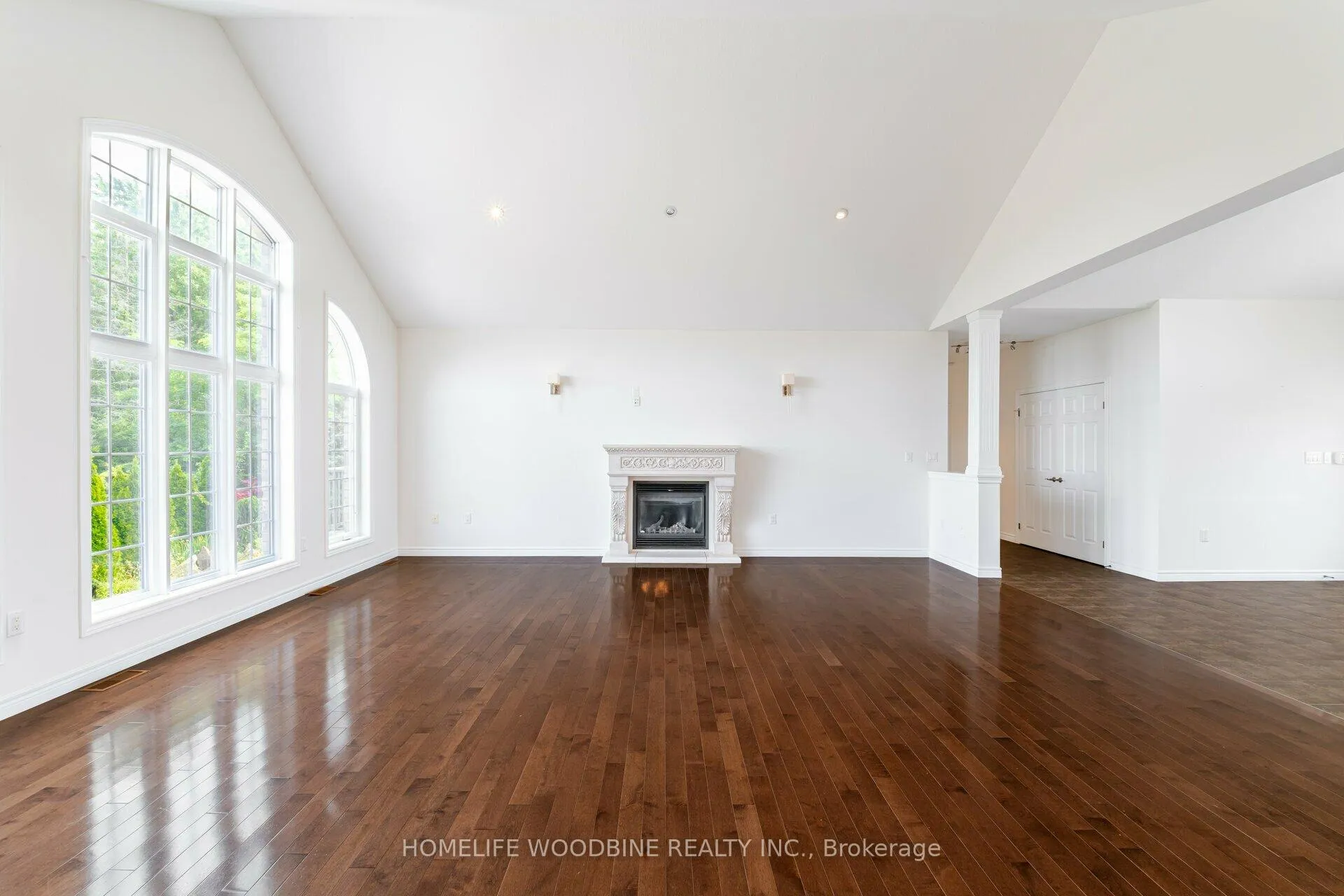 Photo 3 of 339 Highland Road E, Hamilton, Stoney Creek Mountain — HOMEH