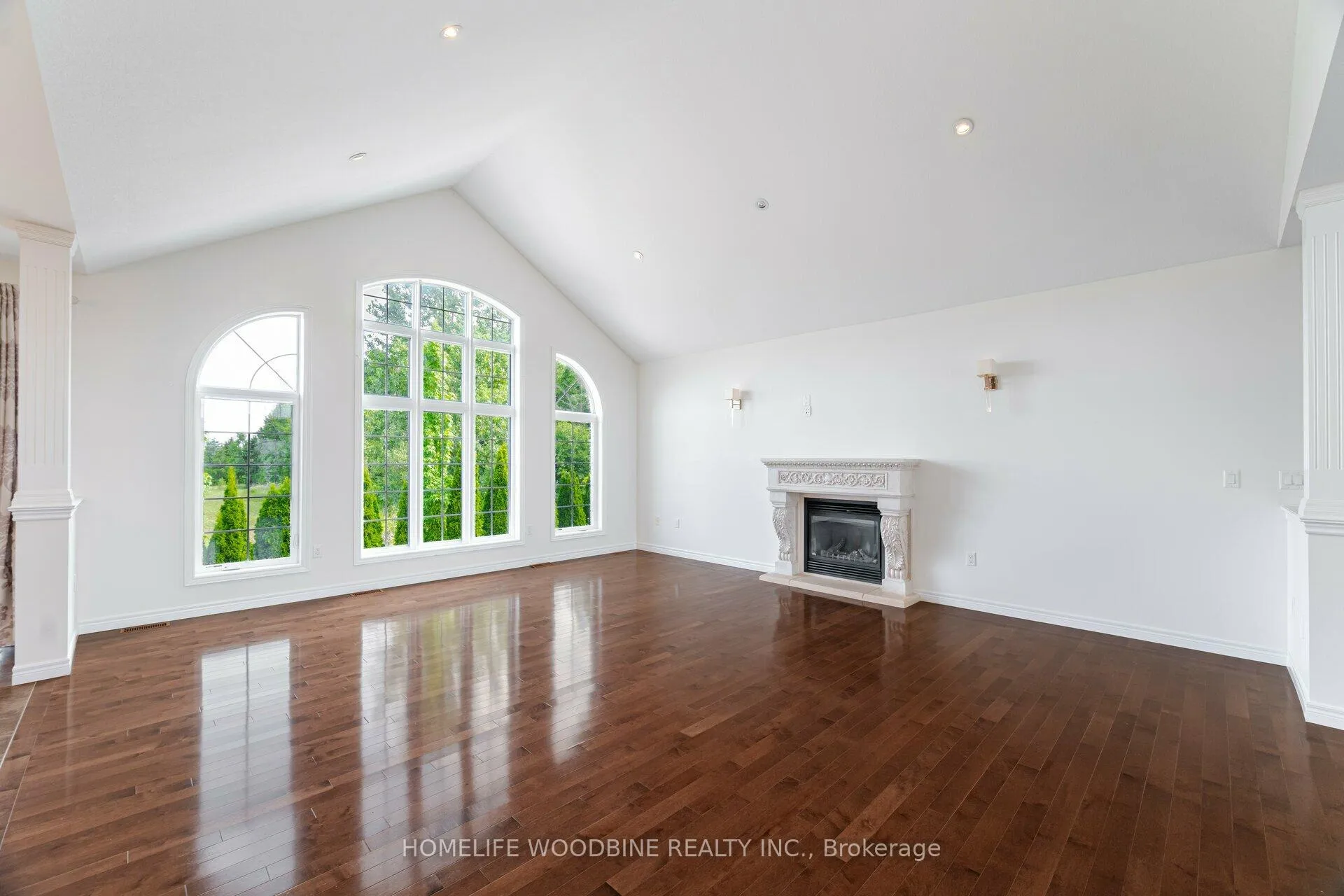 Photo 4 of 339 Highland Road E, Hamilton, Stoney Creek Mountain — HOMEH
