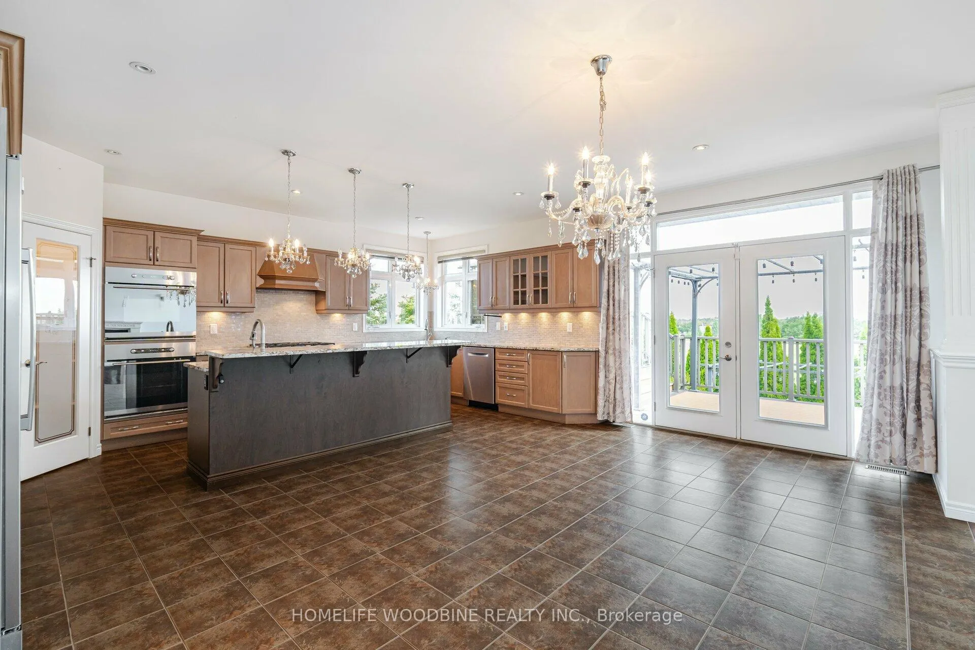 Photo 7 of 339 Highland Road E, Hamilton, Stoney Creek Mountain — HOMEH