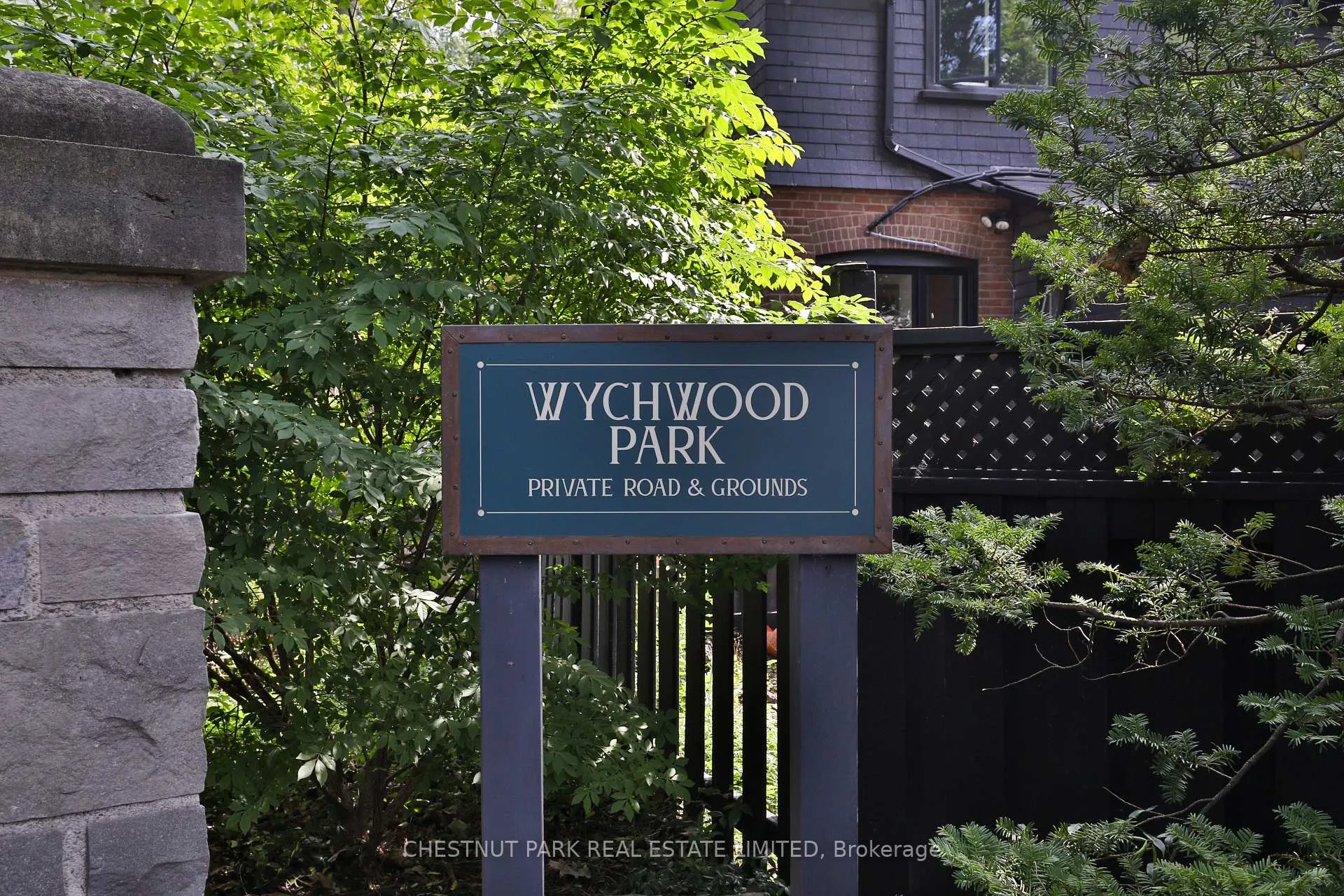 Photo 3 of 12 Wychwood Park, Toronto, Wychwood — HOMEH