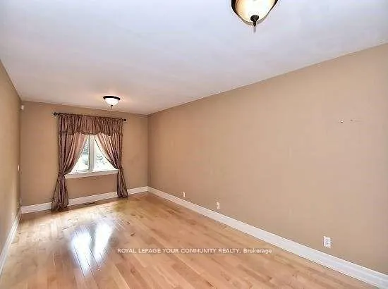 Photo 6 of 21 Jackson Street, Vaughan, Maple — HOMEH