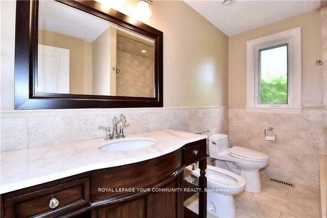 Photo 8 of 21 Jackson Street, Vaughan, Maple — HOMEH