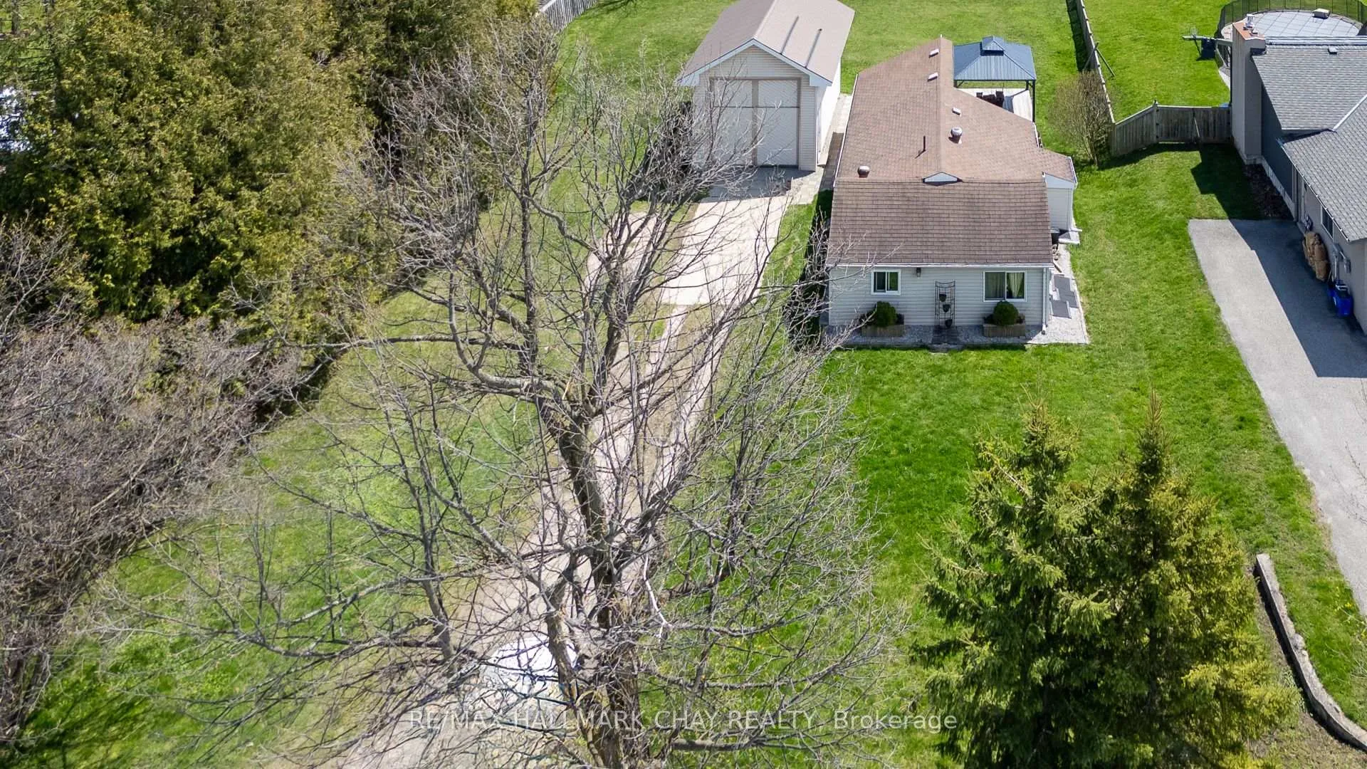Photo 4 of 261 Harvie Road S, Barrie, Holly — HOMEH