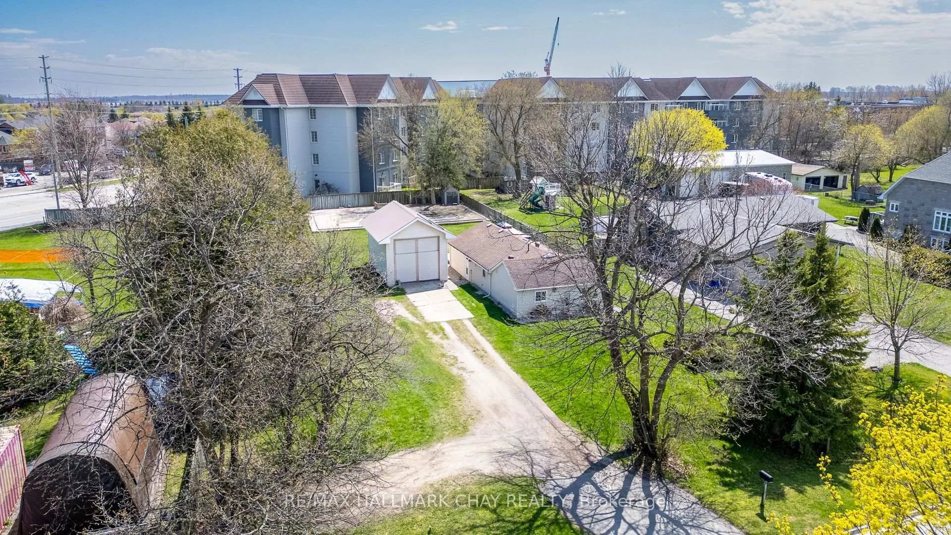 Photo 5 of 261 Harvie Road S, Barrie, Holly — HOMEH