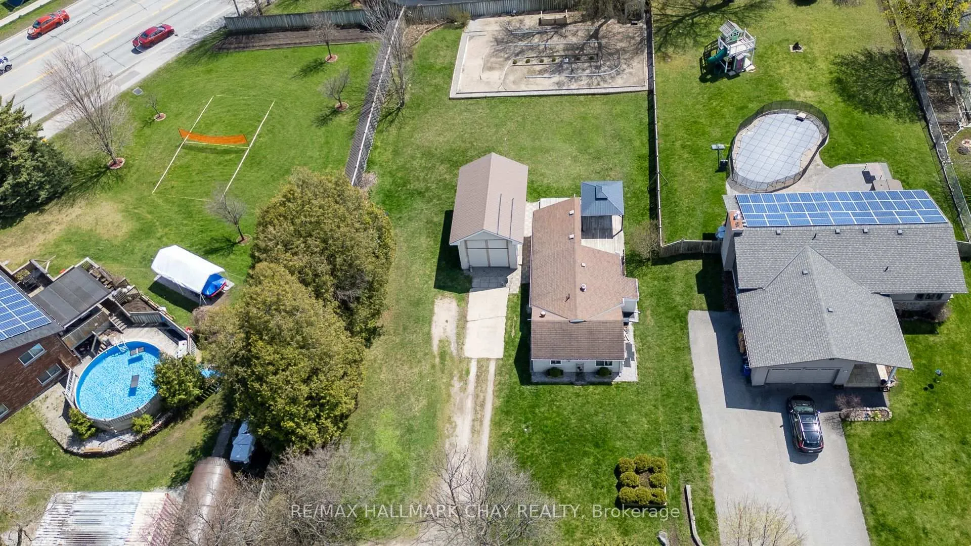 Photo 6 of 261 Harvie Road S, Barrie, Holly — HOMEH