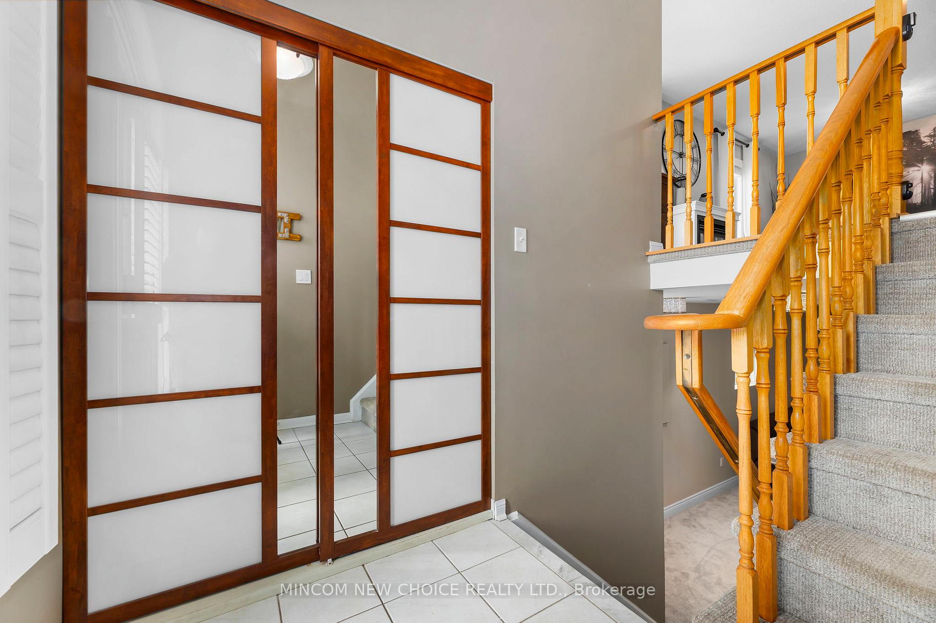 Photo 5 of 21 Barlow Court, Clarington, Bowmanville — HOMEH
