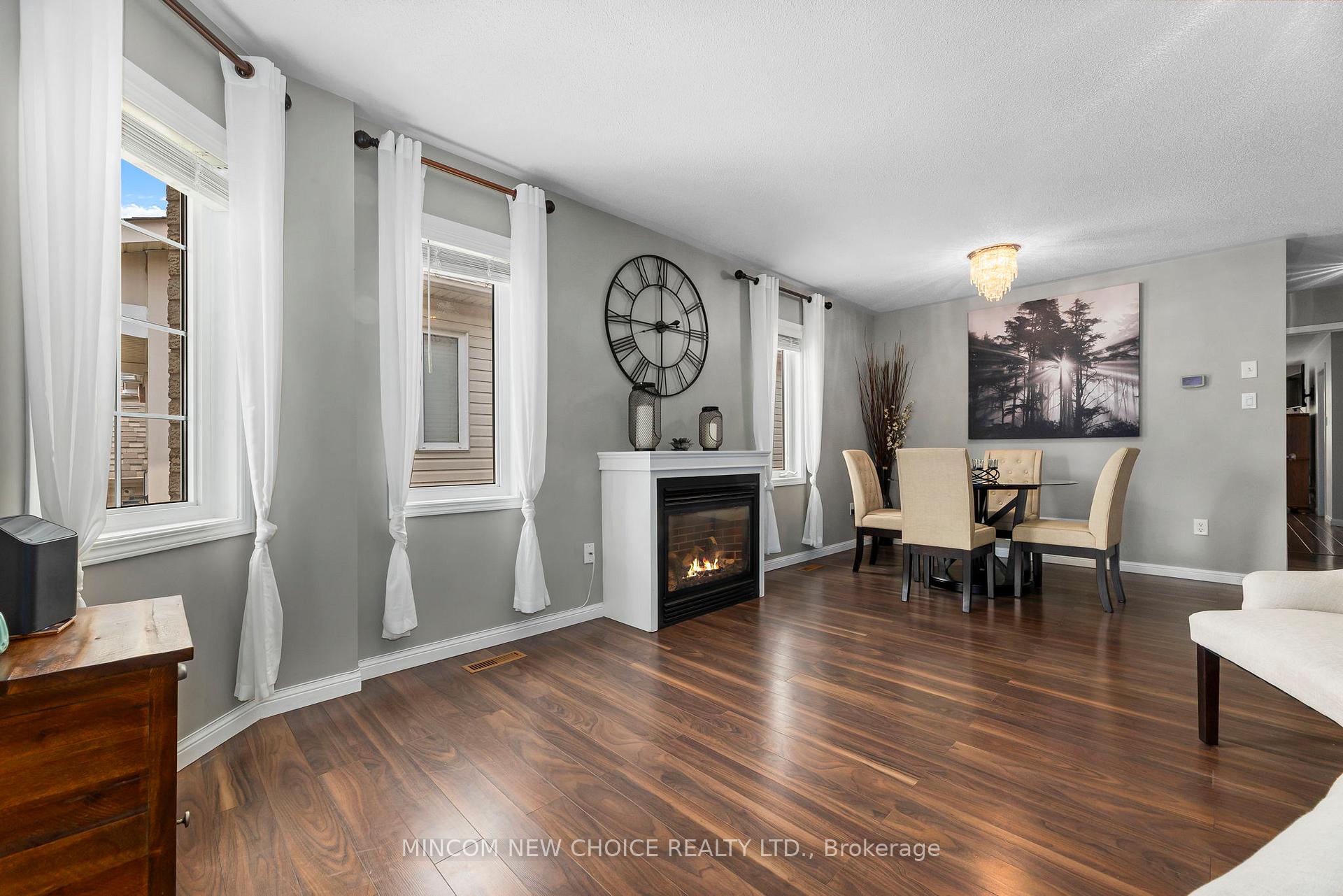 Photo 6 of 21 Barlow Court, Clarington, Bowmanville — HOMEH