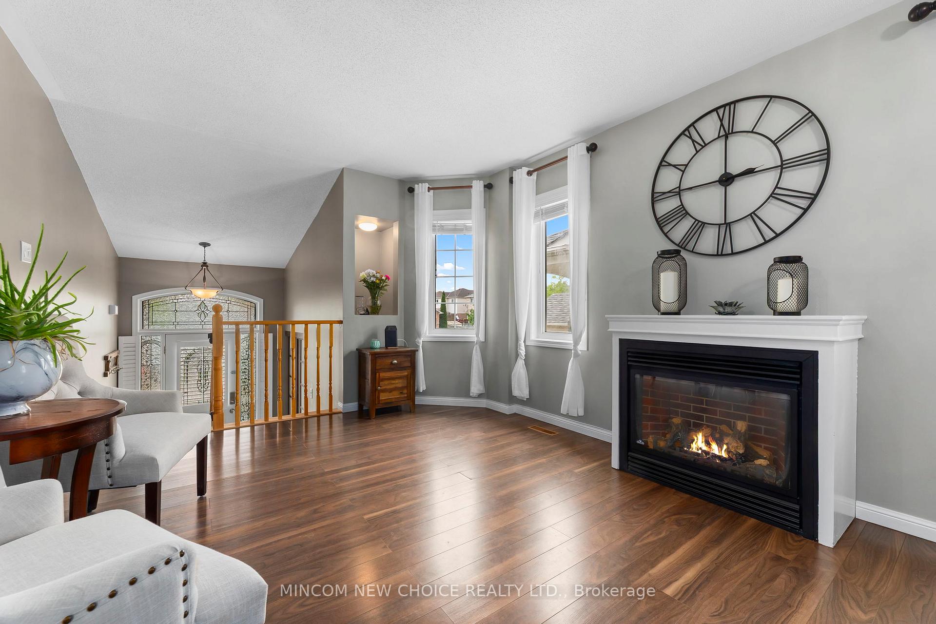 Photo 7 of 21 Barlow Court, Clarington, Bowmanville — HOMEH