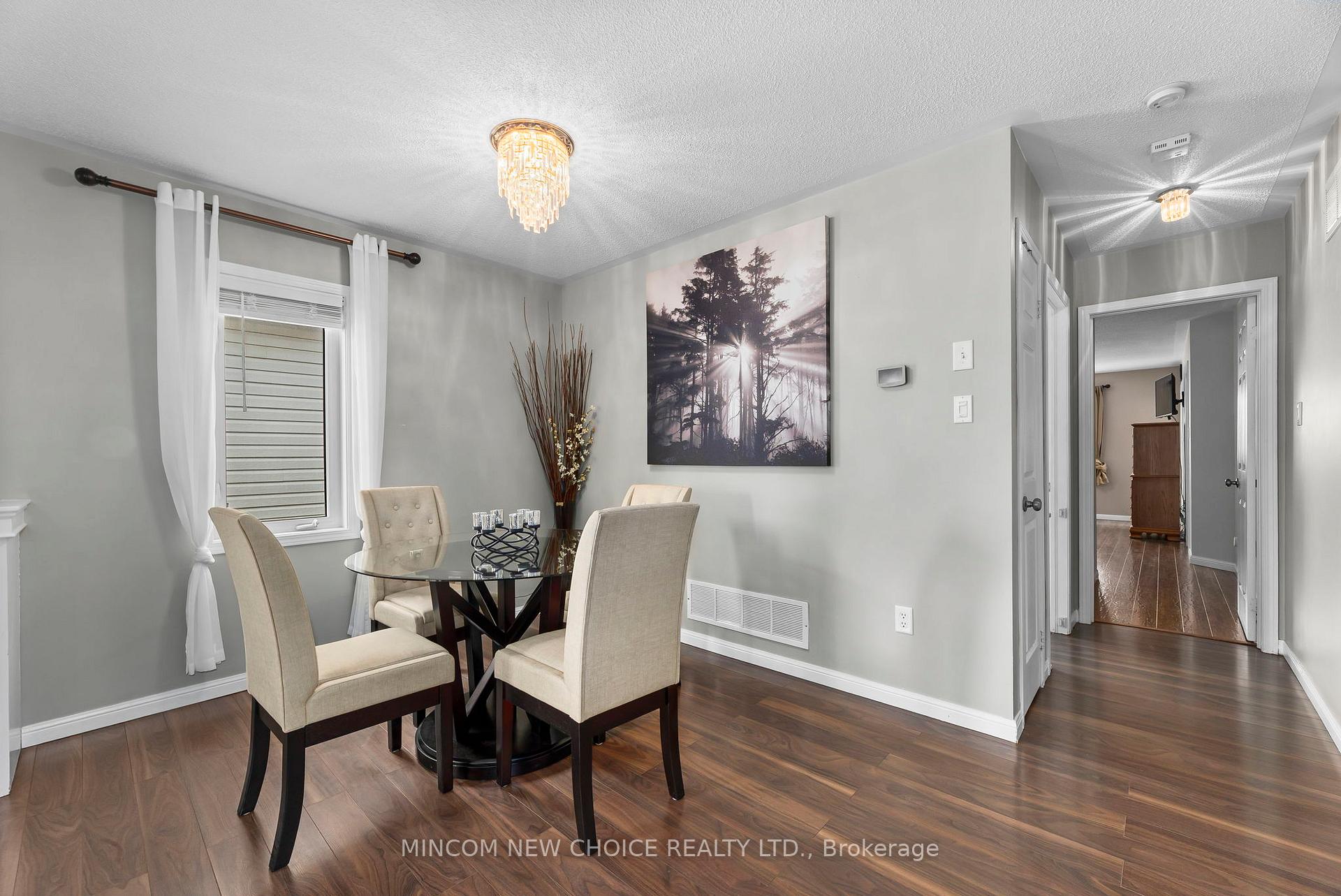 Photo 9 of 21 Barlow Court, Clarington, Bowmanville — HOMEH