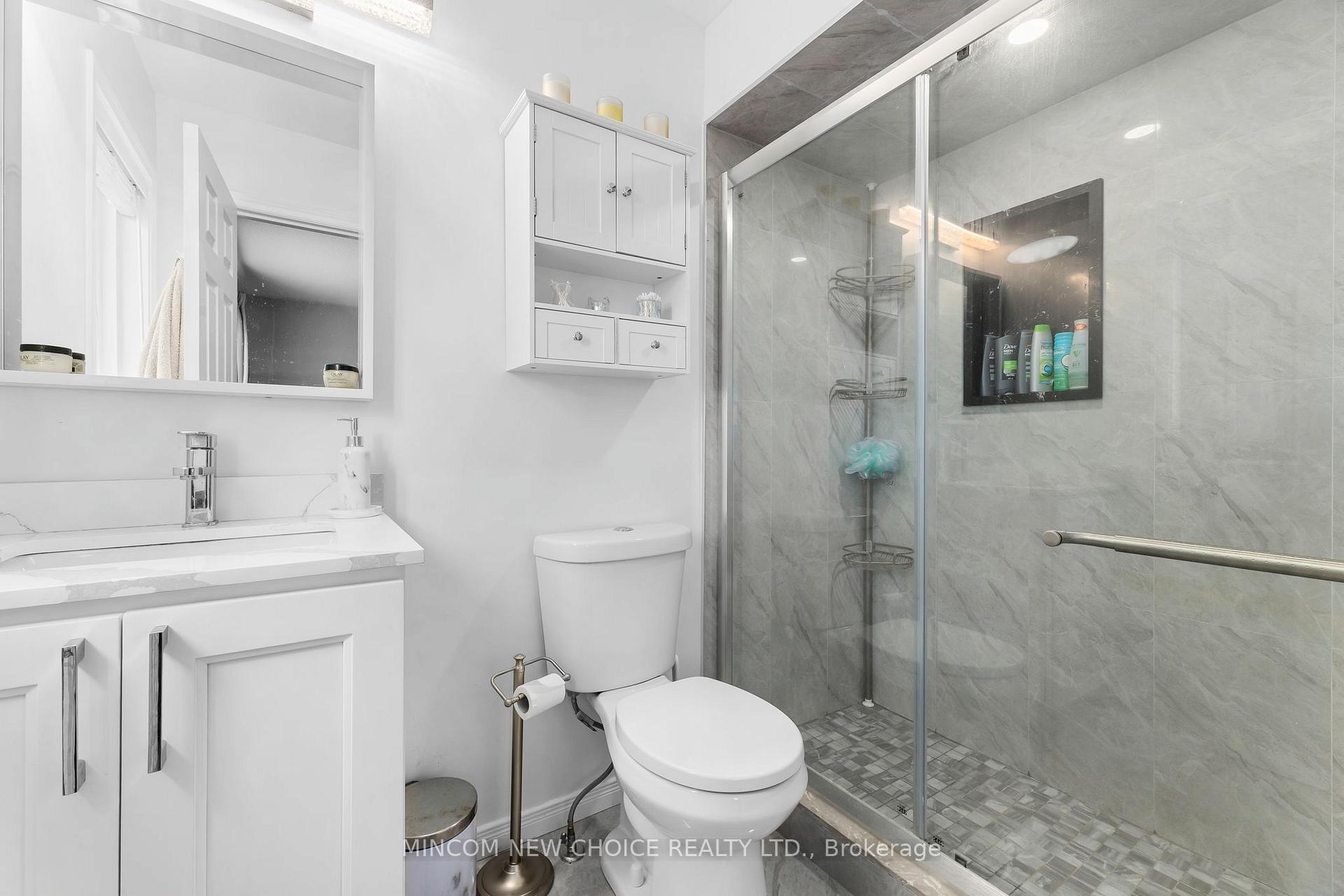 Photo 18 of 21 Barlow Court, Clarington, Bowmanville — HOMEH
