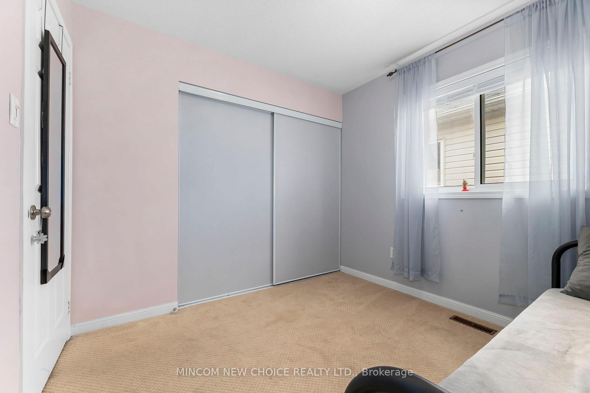 Photo 20 of 21 Barlow Court, Clarington, Bowmanville — HOMEH