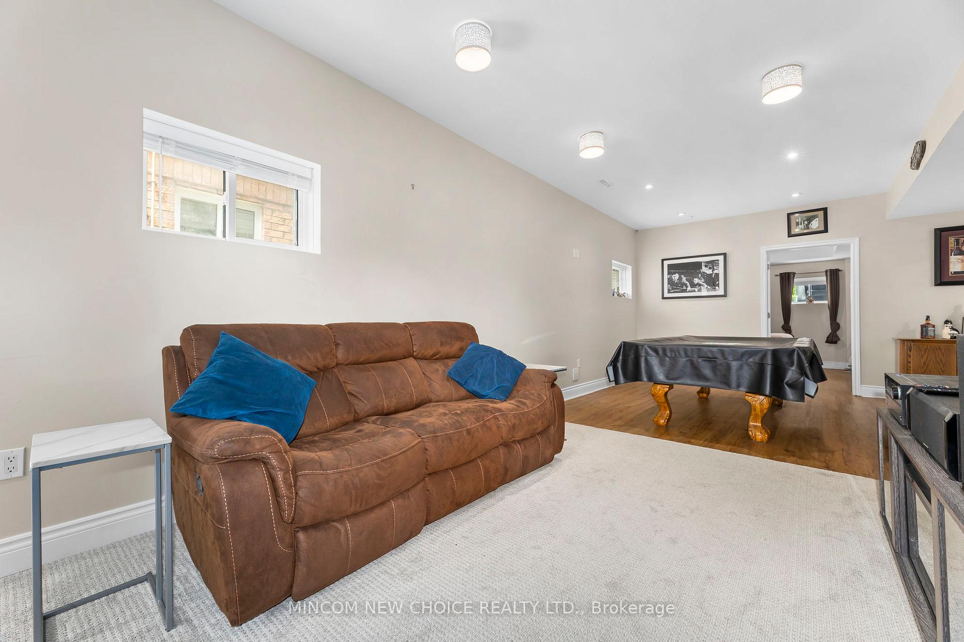 Photo 24 of 21 Barlow Court, Clarington, Bowmanville — HOMEH