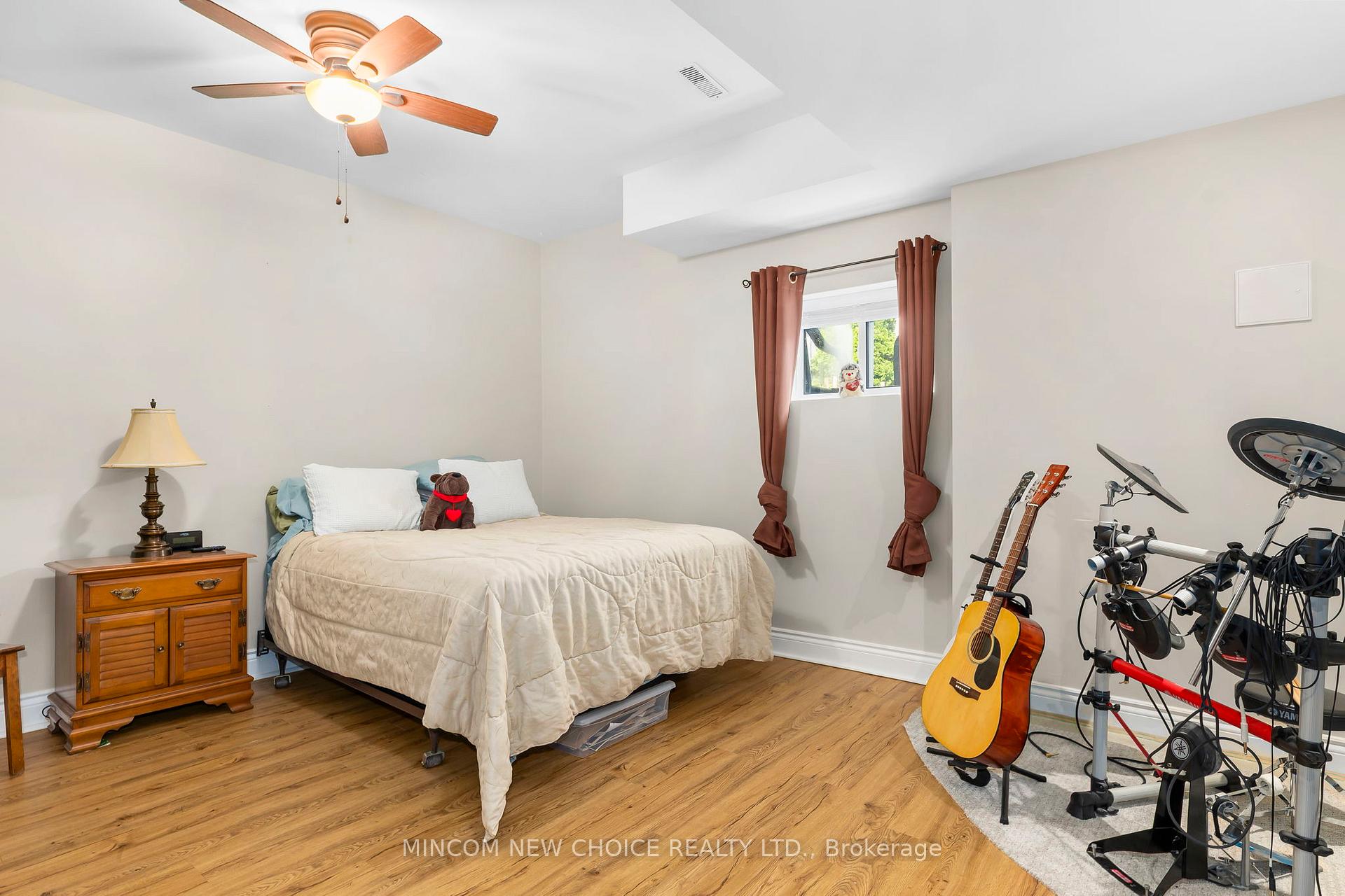 Photo 29 of 21 Barlow Court, Clarington, Bowmanville — HOMEH