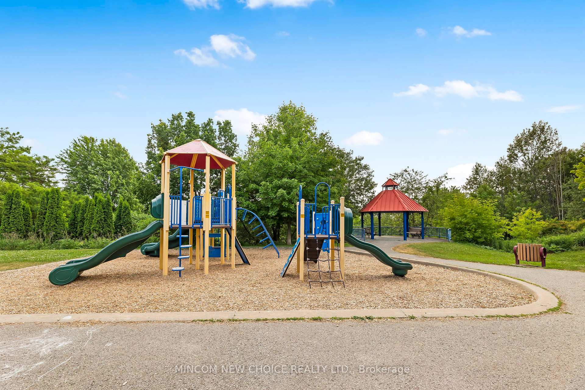 Photo 39 of 21 Barlow Court, Clarington, Bowmanville — HOMEH