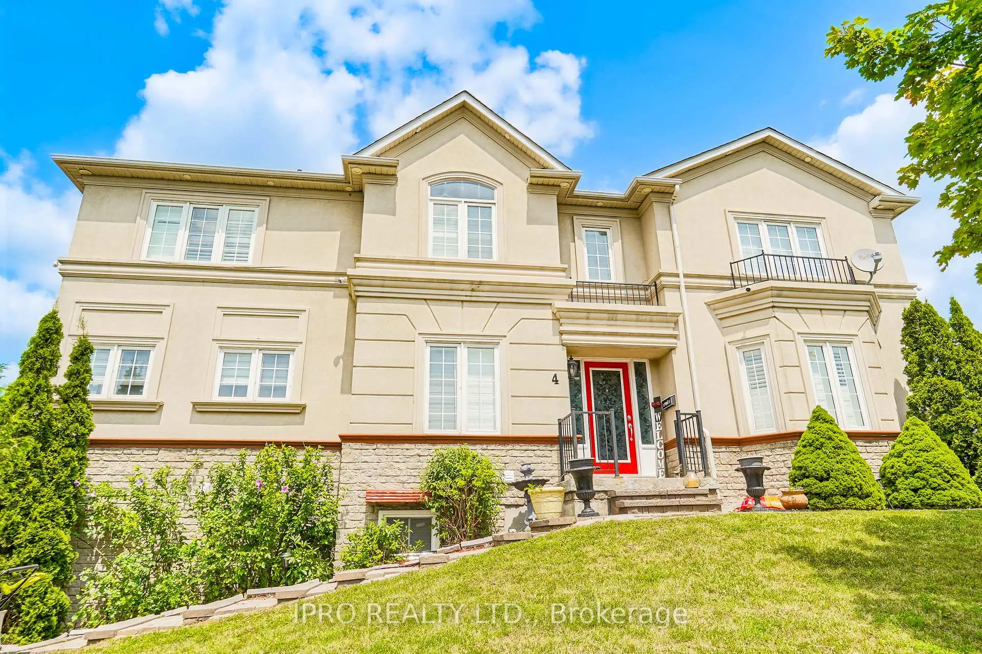 Photo 5 of 4 Batt Crescent, Ajax, Northwest Ajax — HOMEH