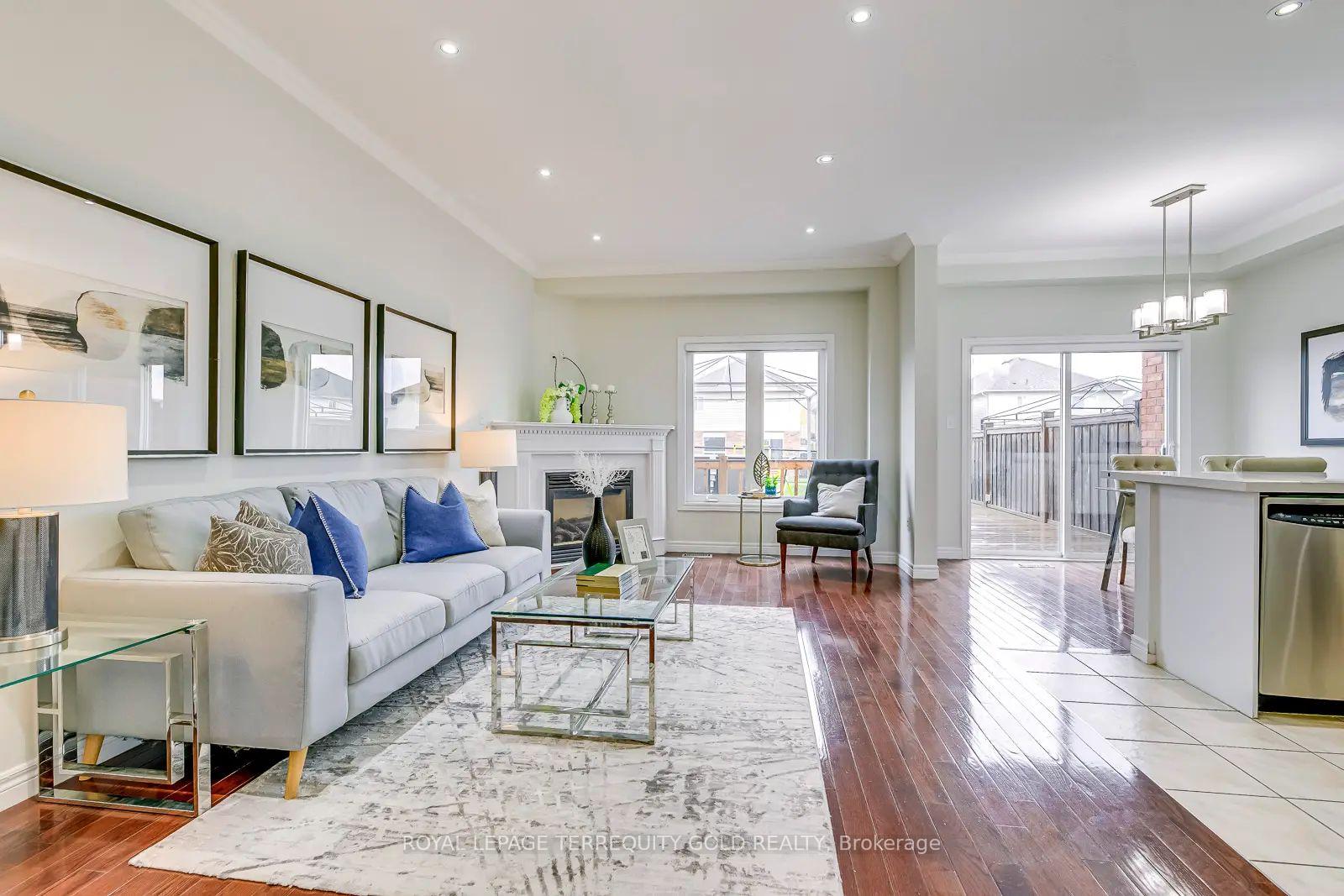 Photo 4 of 5322 Applegarth Drive, Burlington, Orchard — HOMEH