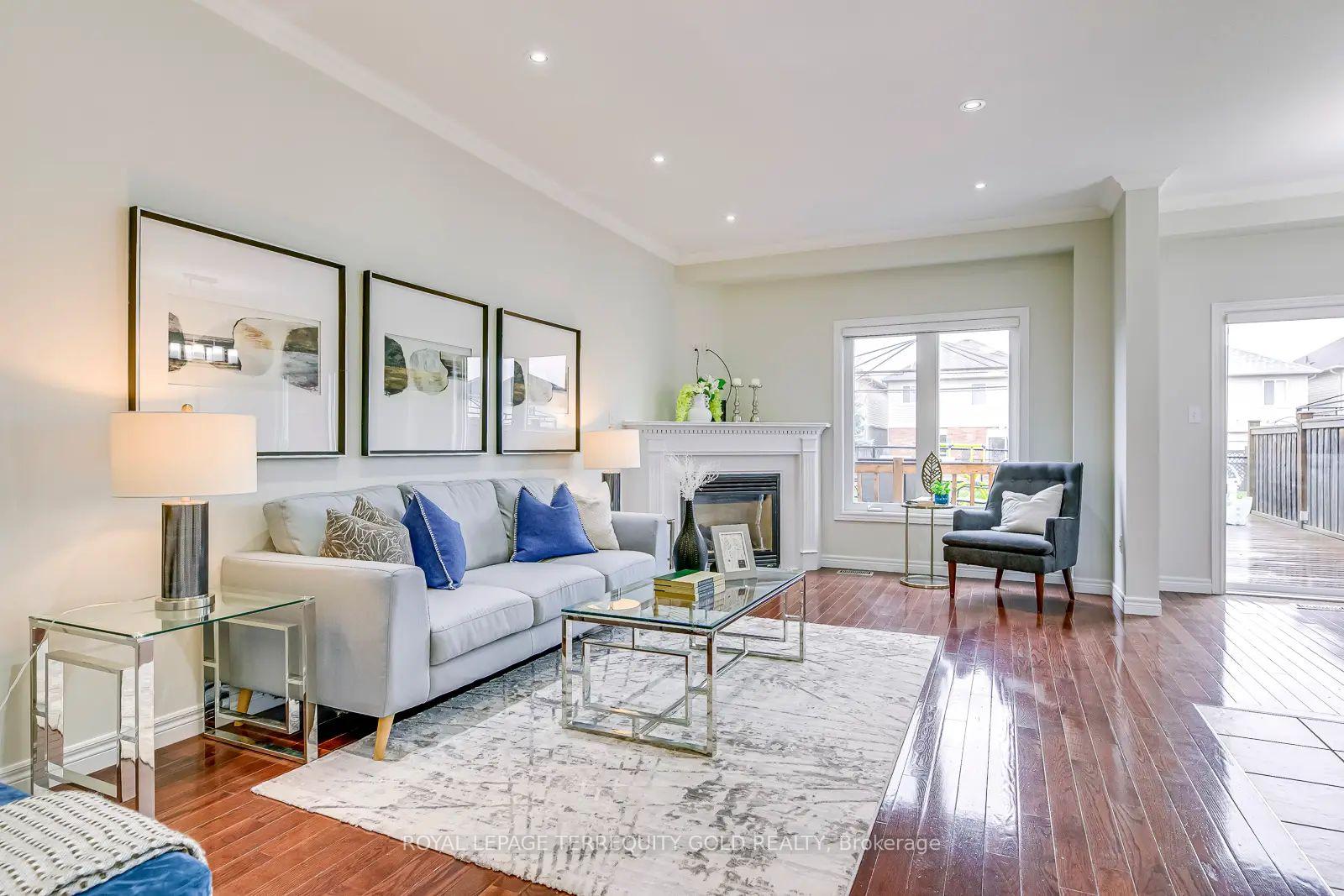 Photo 5 of 5322 Applegarth Drive, Burlington, Orchard — HOMEH
