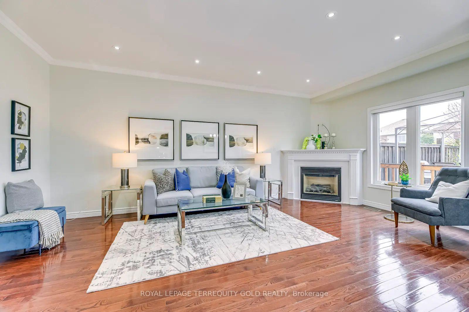 Photo 6 of 5322 Applegarth Drive, Burlington, Orchard — HOMEH