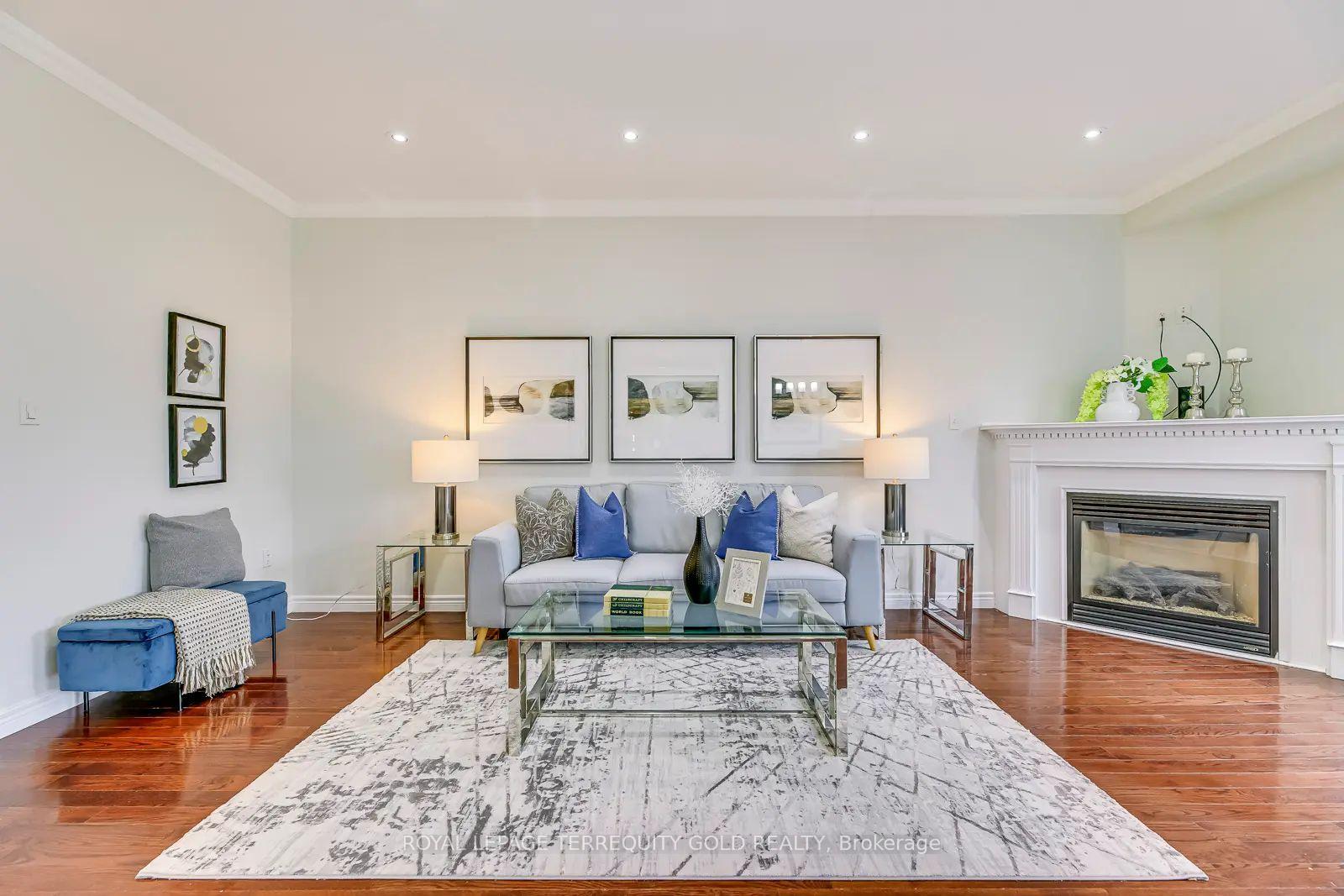 Photo 7 of 5322 Applegarth Drive, Burlington, Orchard — HOMEH