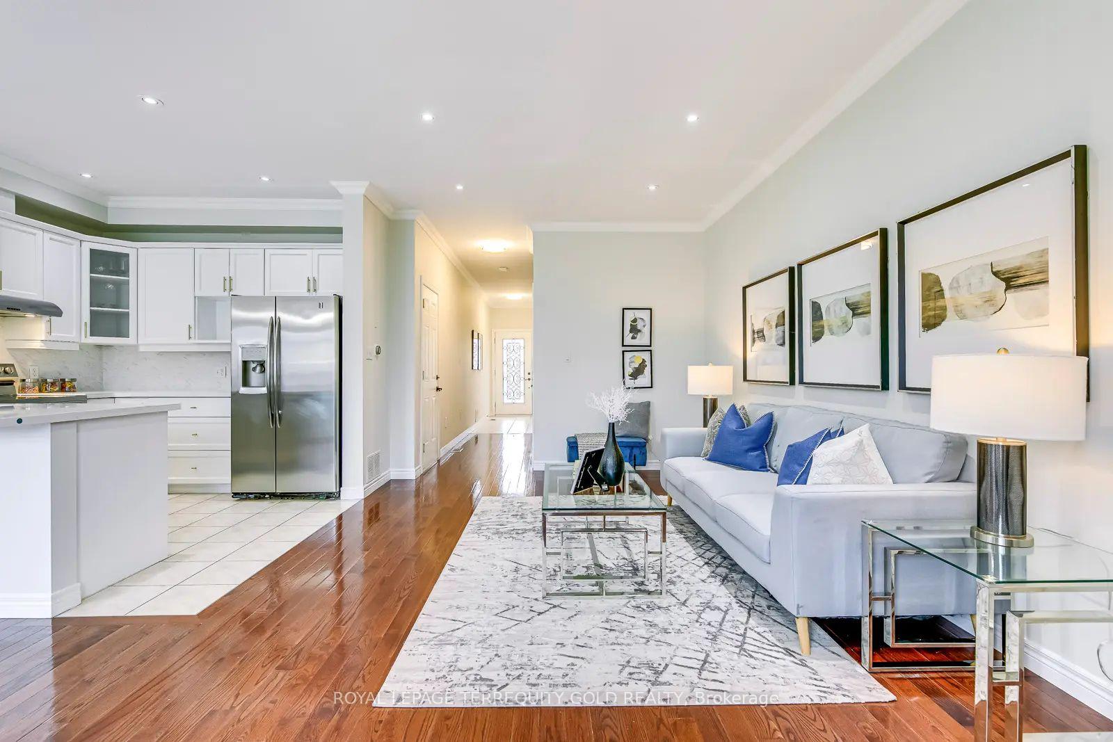 Photo 8 of 5322 Applegarth Drive, Burlington, Orchard — HOMEH