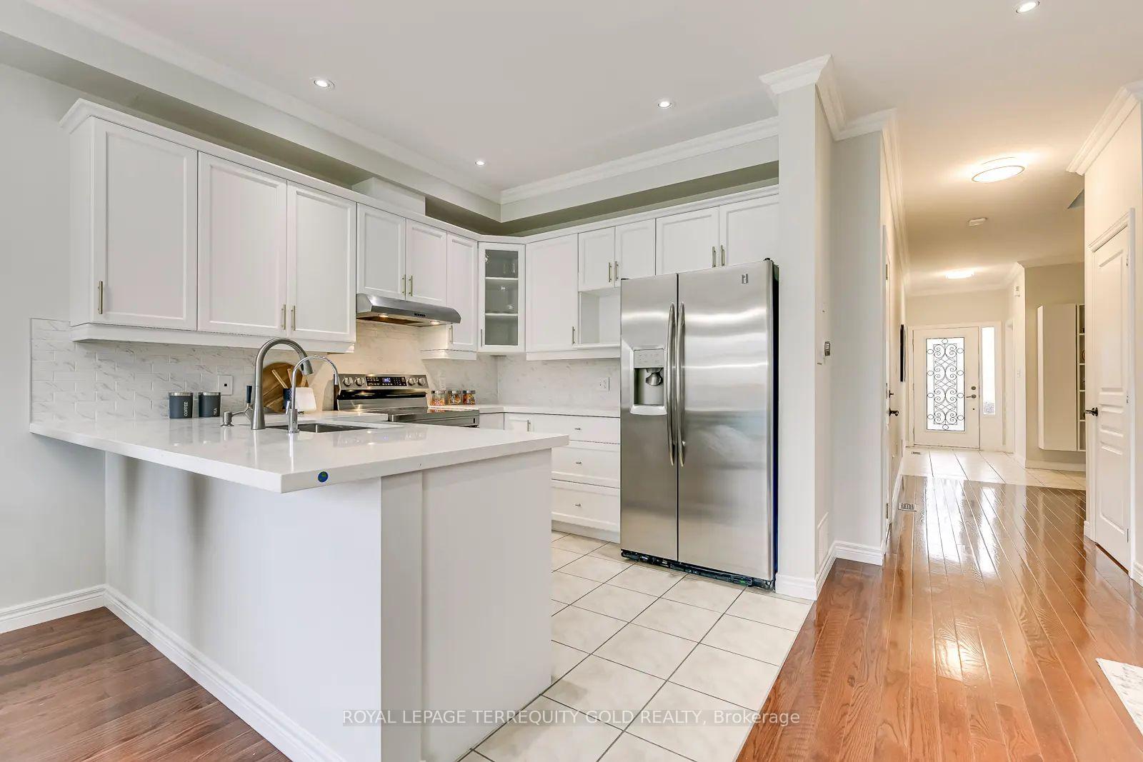 Photo 13 of 5322 Applegarth Drive, Burlington, Orchard — HOMEH