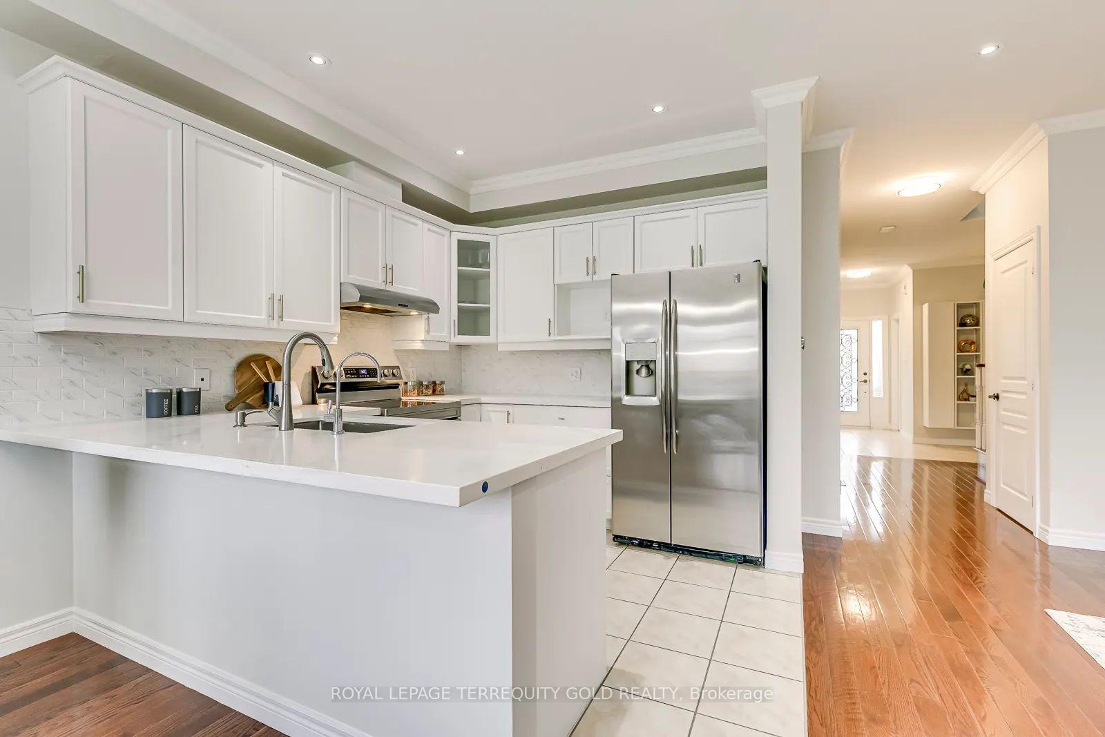 Photo 14 of 5322 Applegarth Drive, Burlington, Orchard — HOMEH