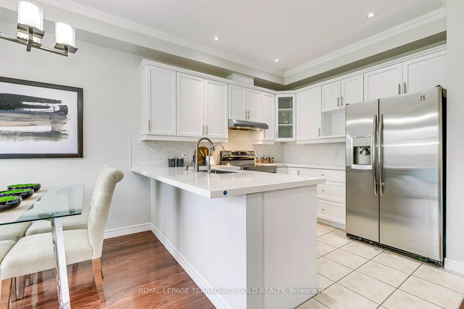 Photo 15 of 5322 Applegarth Drive, Burlington, Orchard — HOMEH
