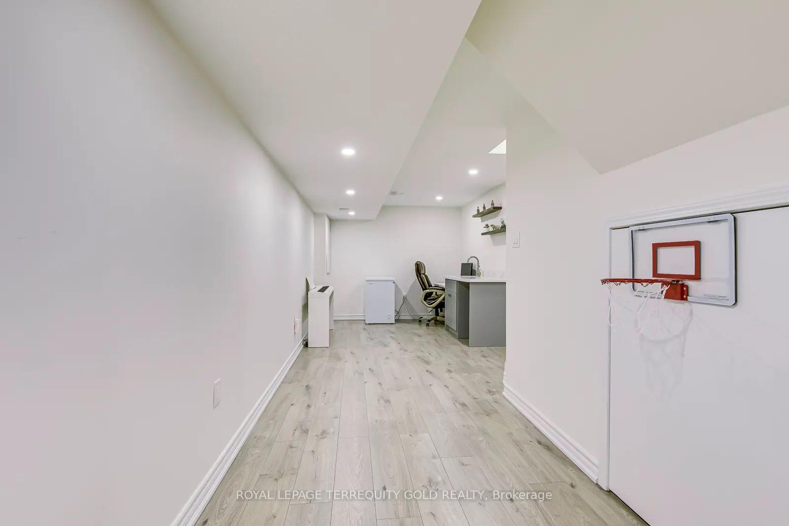 Photo 38 of 5322 Applegarth Drive, Burlington, Orchard — HOMEH